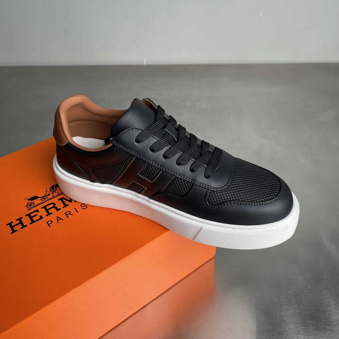 HER 27FW WHZIAAB 009 스니커즈 9