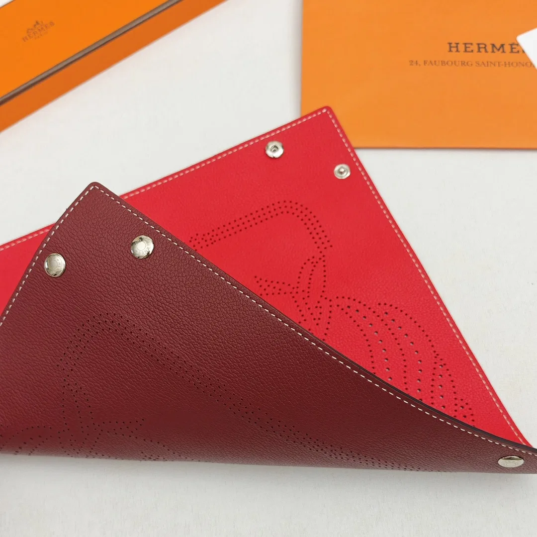 HER 27FW YULYVDZ 002 가죽트레이 55