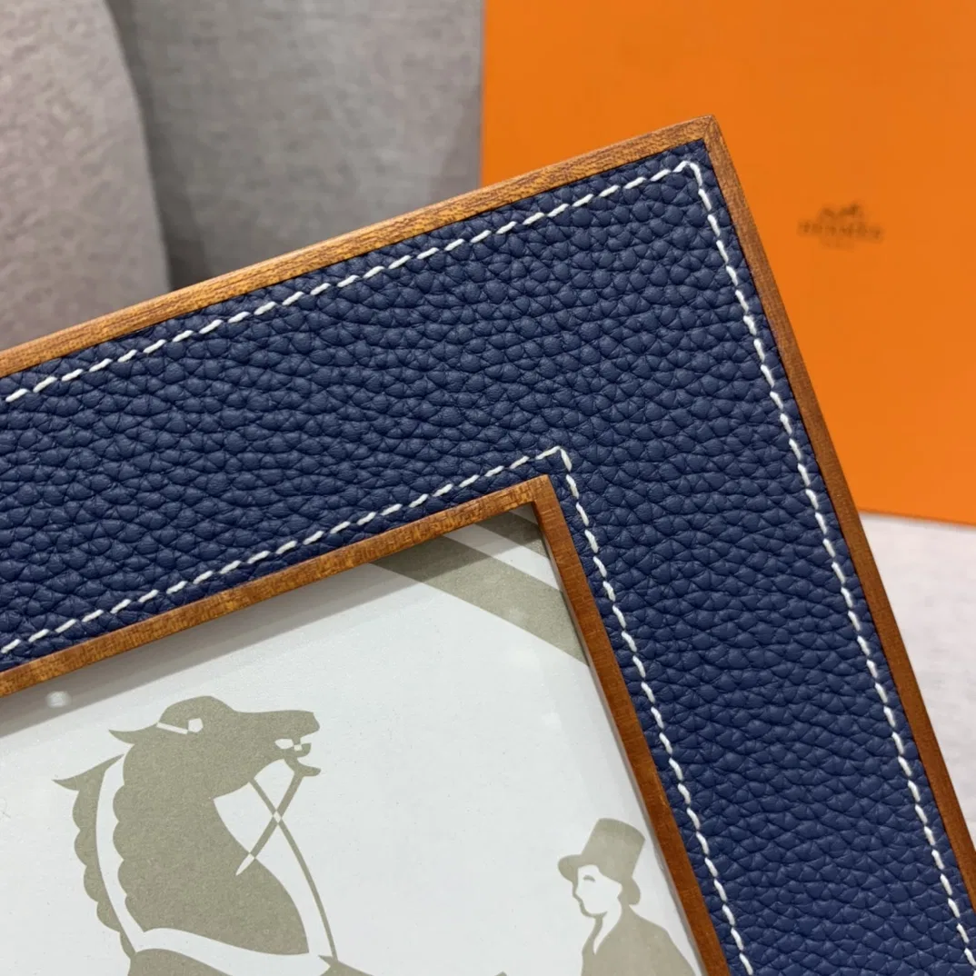 HER 27FW YULYVDZ 006 액자 36