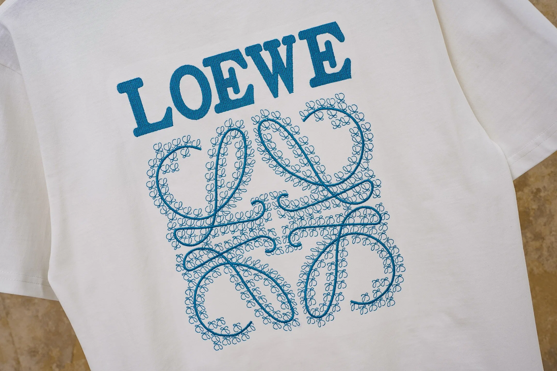 LOE 27FW CJLCGUA 004 반팔티셔츠 8