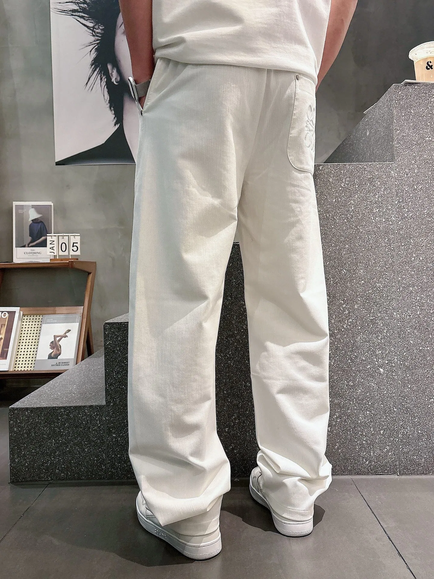 LOE 27FW HKMQHBV 011 스웻팬츠 10