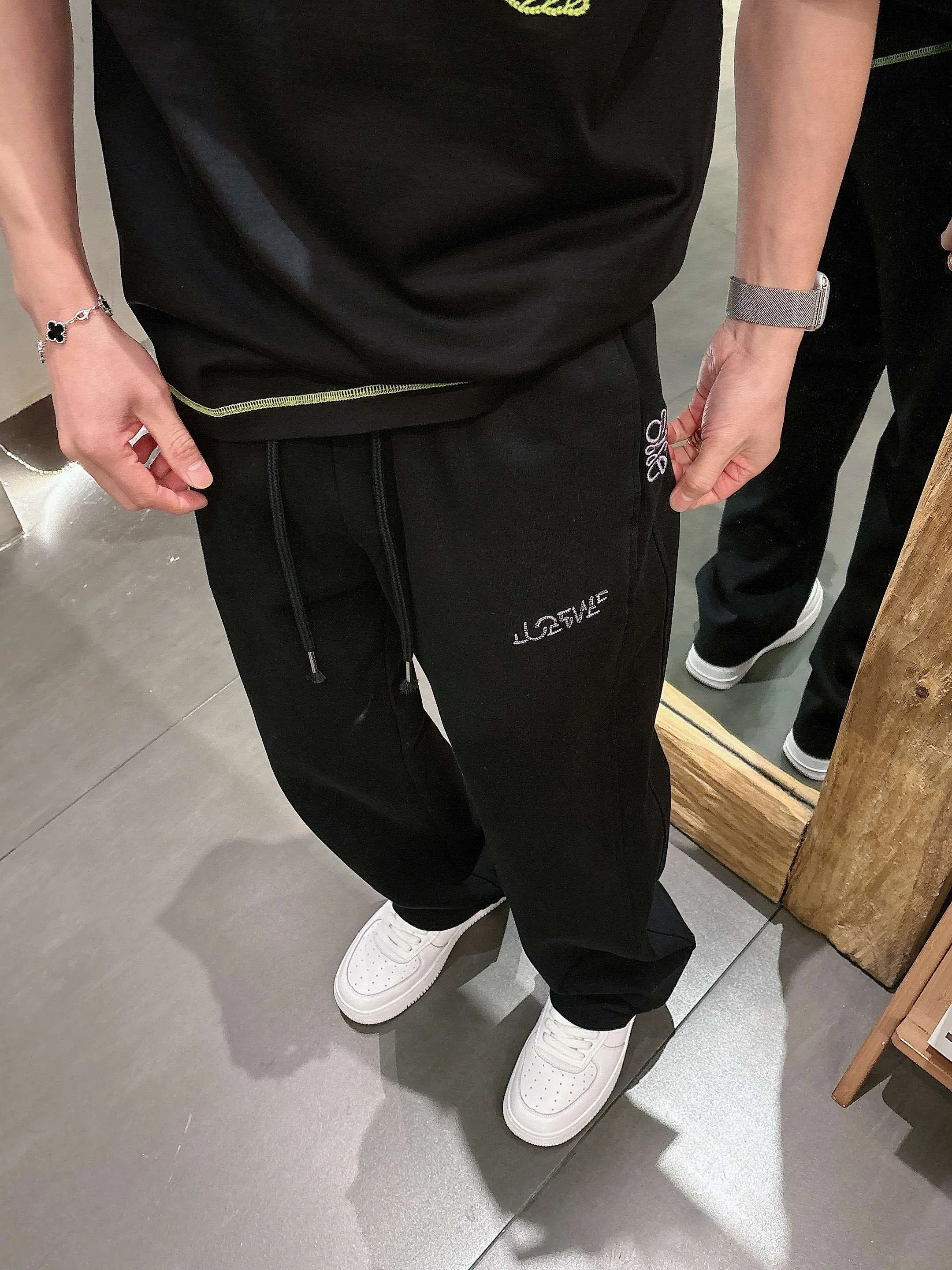 LOE 27FW HMUOLTR 017 스웻팬츠 10