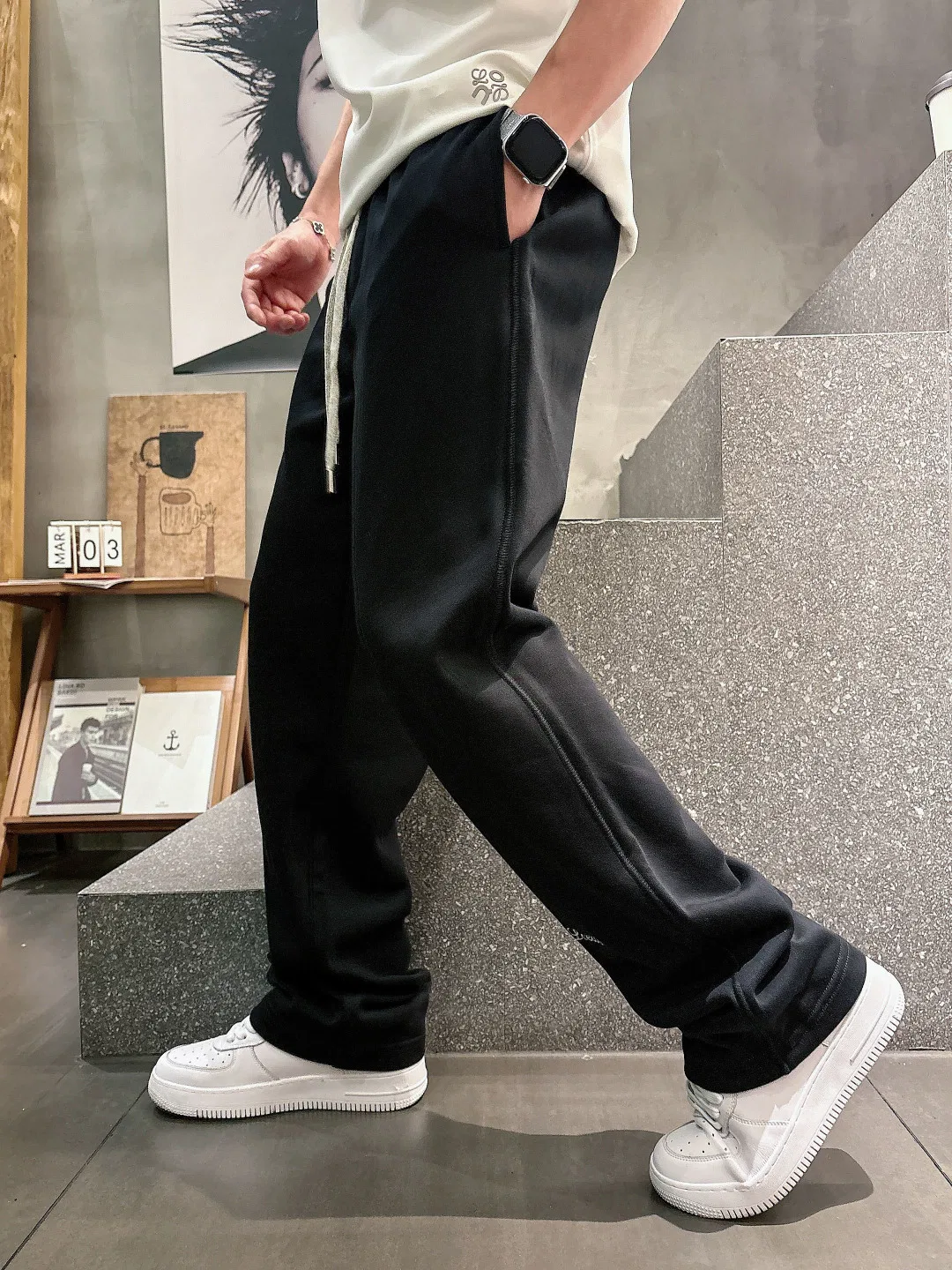 LOE 27FW IOMVBCF 007 스웻팬츠 13