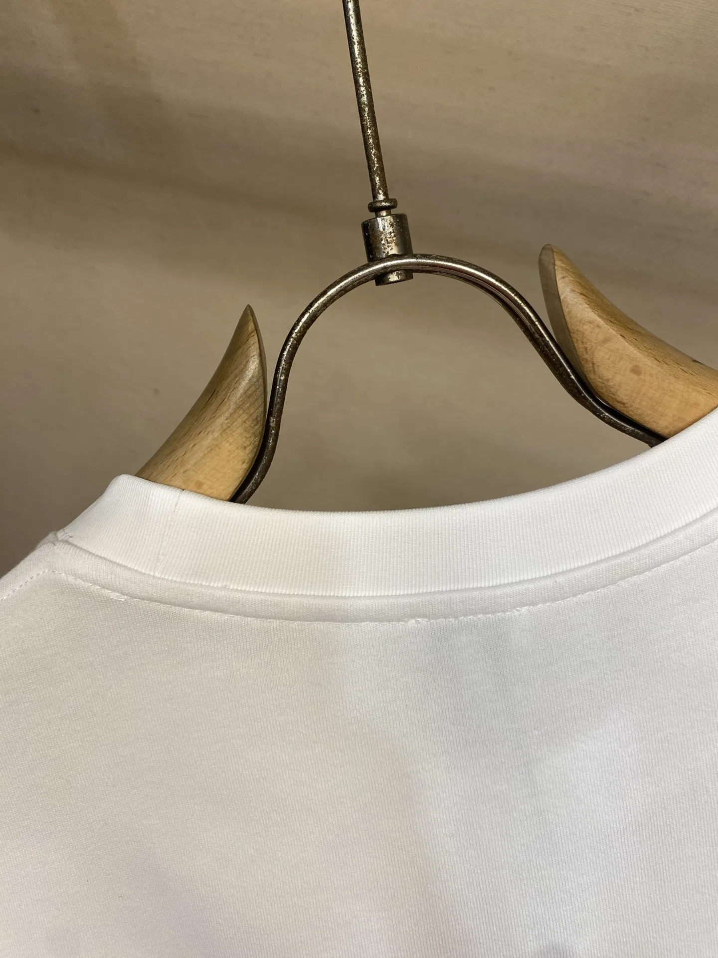 LOE 27FW XFAVAGO 012 반팔티셔츠 18