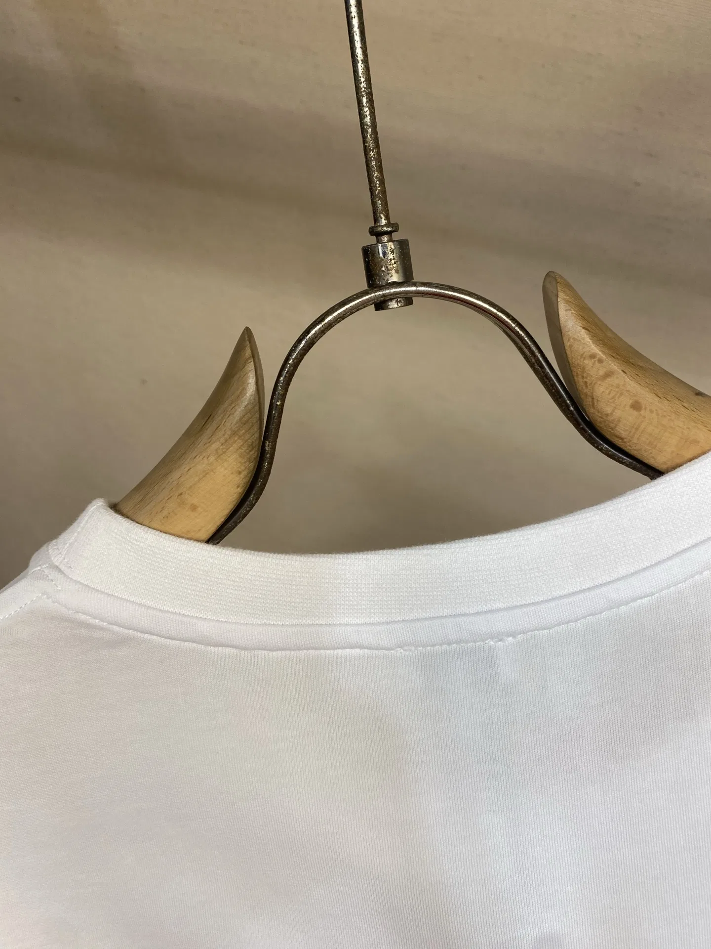 LOE 27FW XFAVAGO 025 반팔티셔츠 8