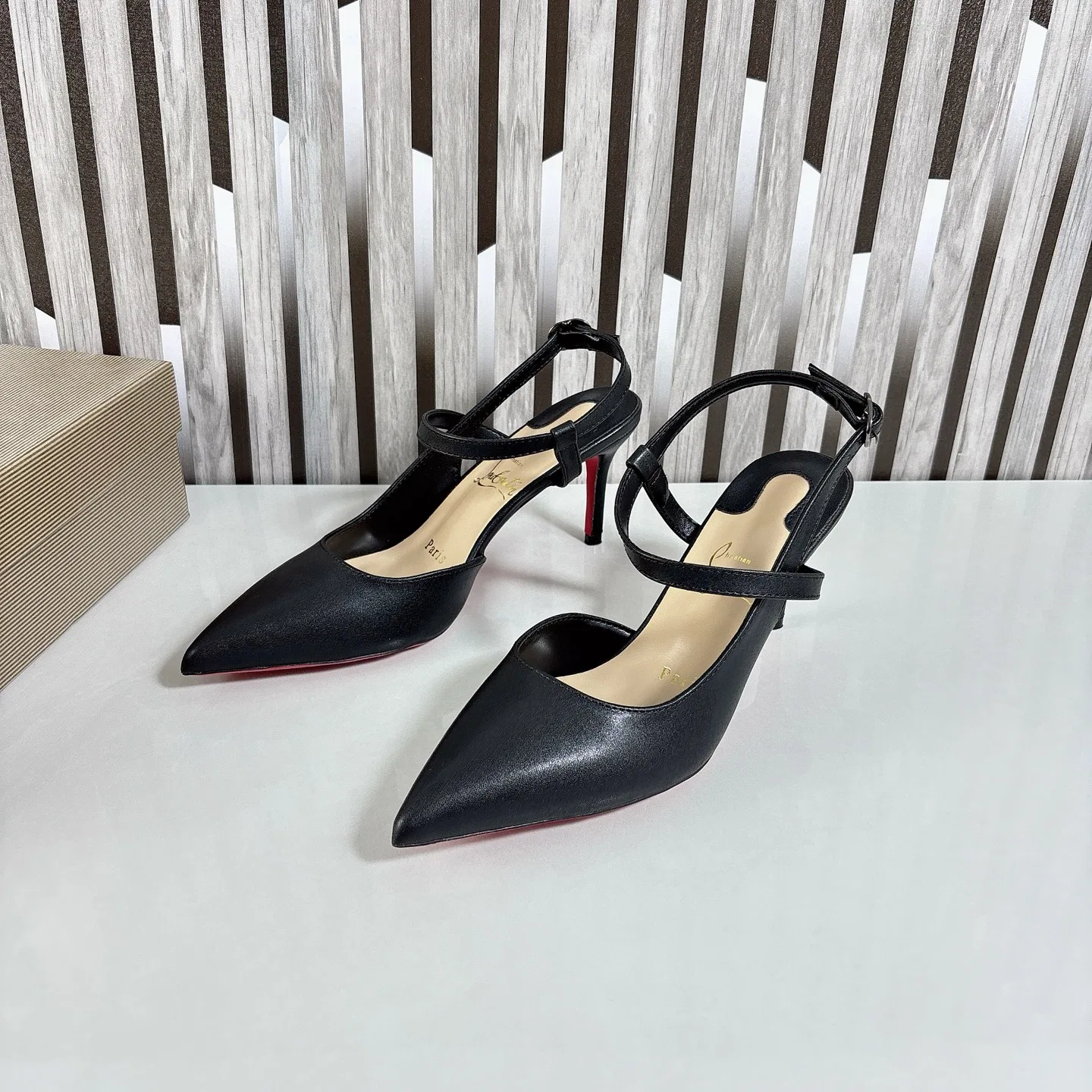 LOUBOUTIN 27FW CDNVCOY 001 구두 14