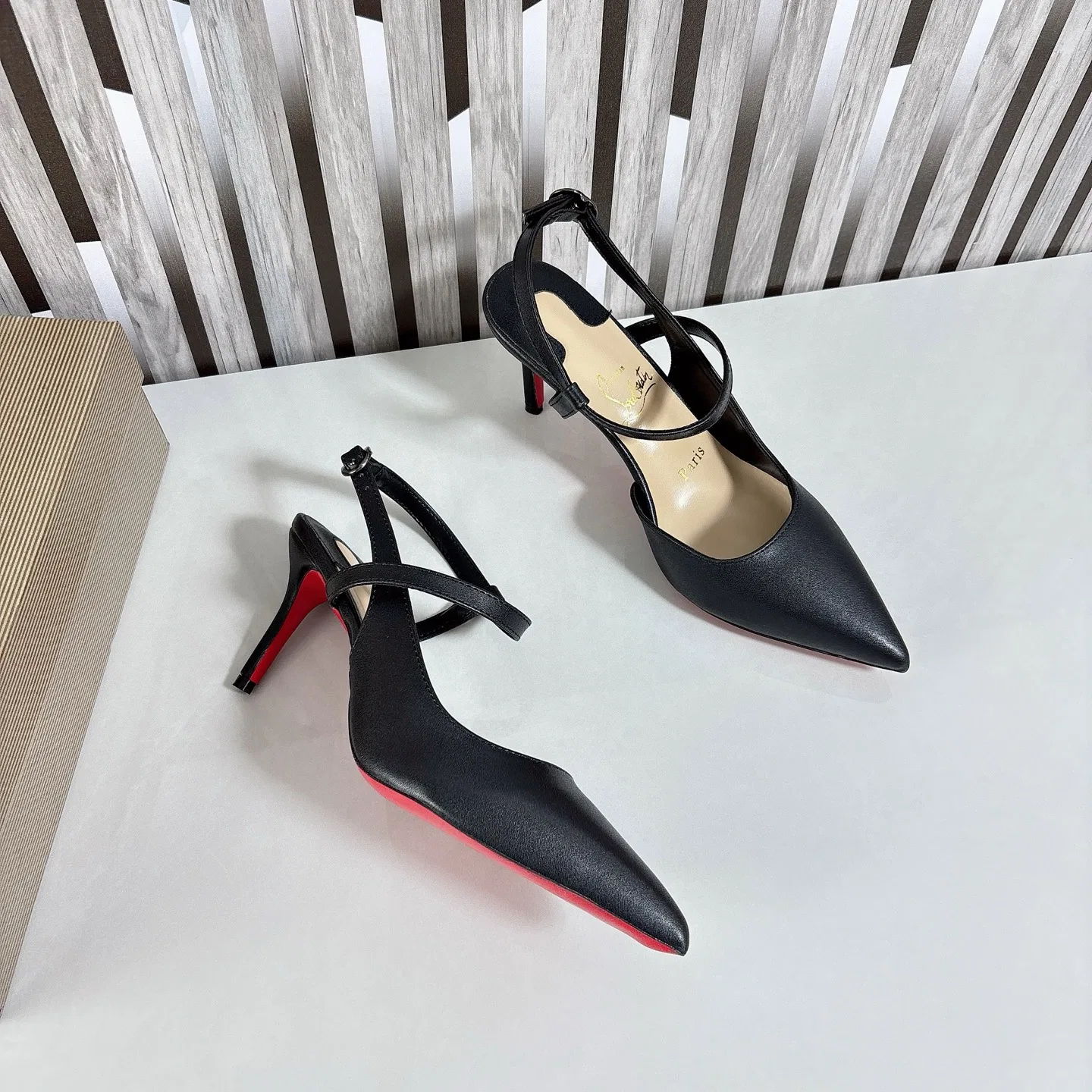 LOUBOUTIN 27FW CDNVCOY 001 구두 15