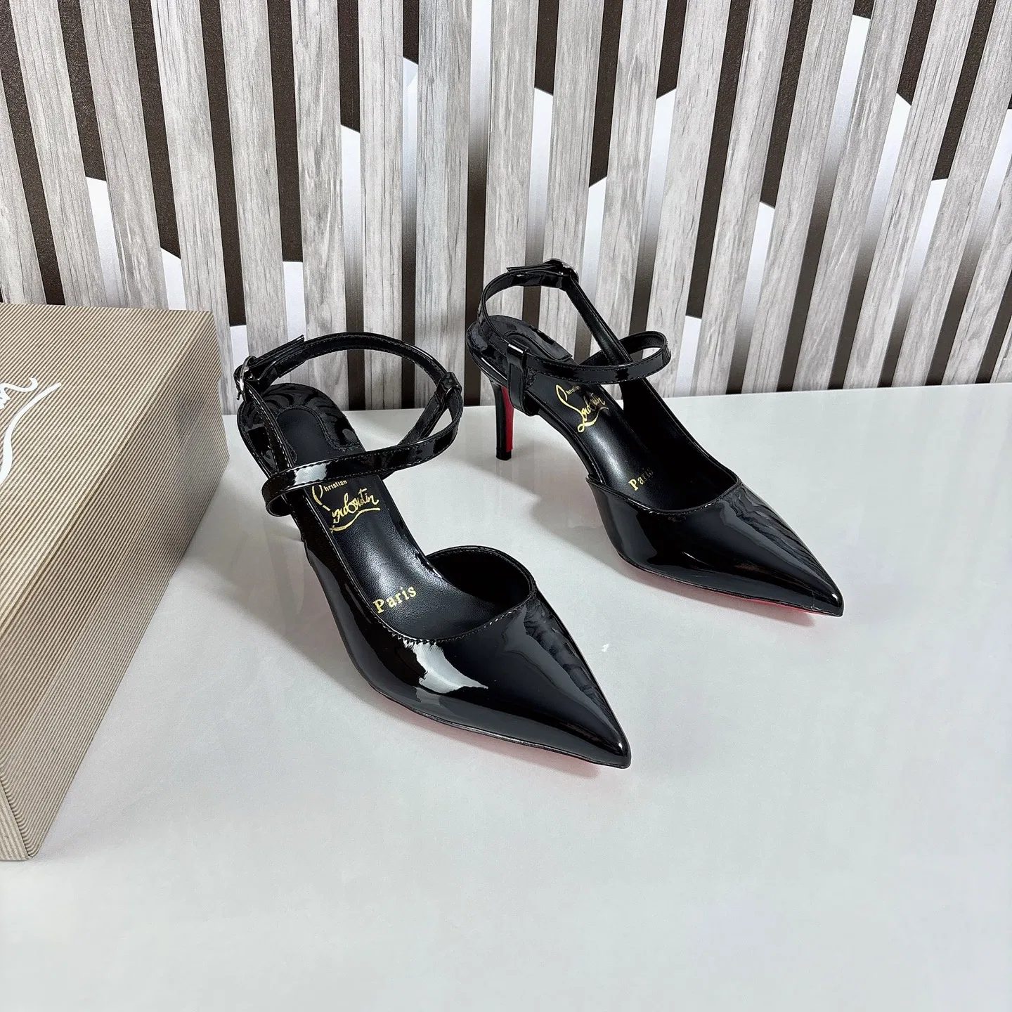 LOUBOUTIN 27FW CDNVCOY 001 구두 24