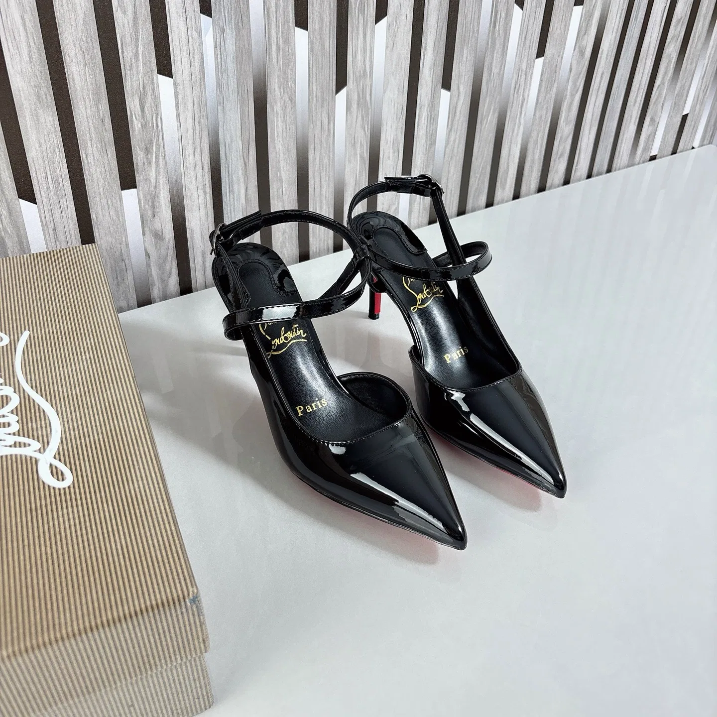 LOUBOUTIN 27FW CDNVCOY 001 구두 27