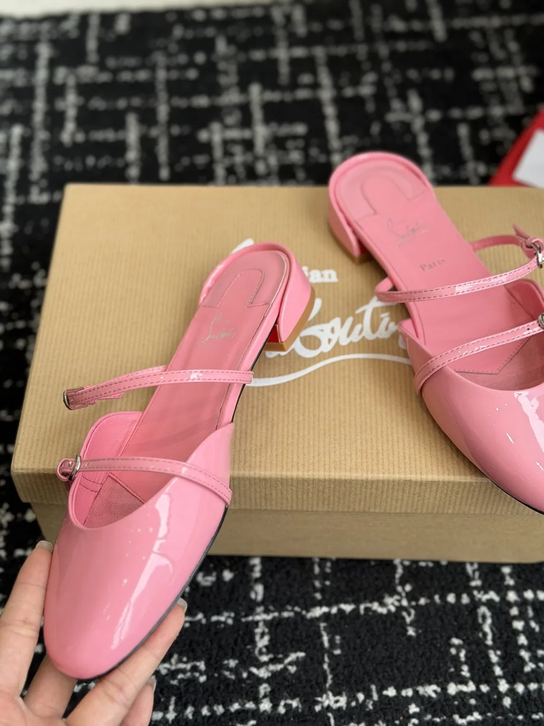 LOUBOUTIN 27FW EIYCUJO 001 구두 15
