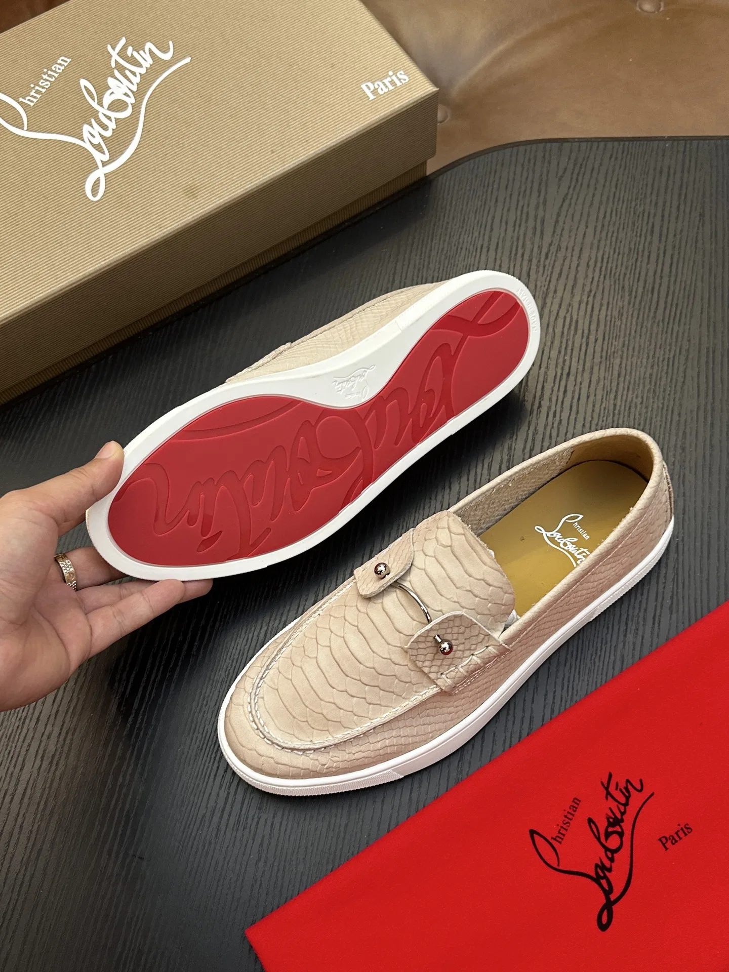 LOUBOUTIN 27FW EIYCUJO 002 로퍼 9