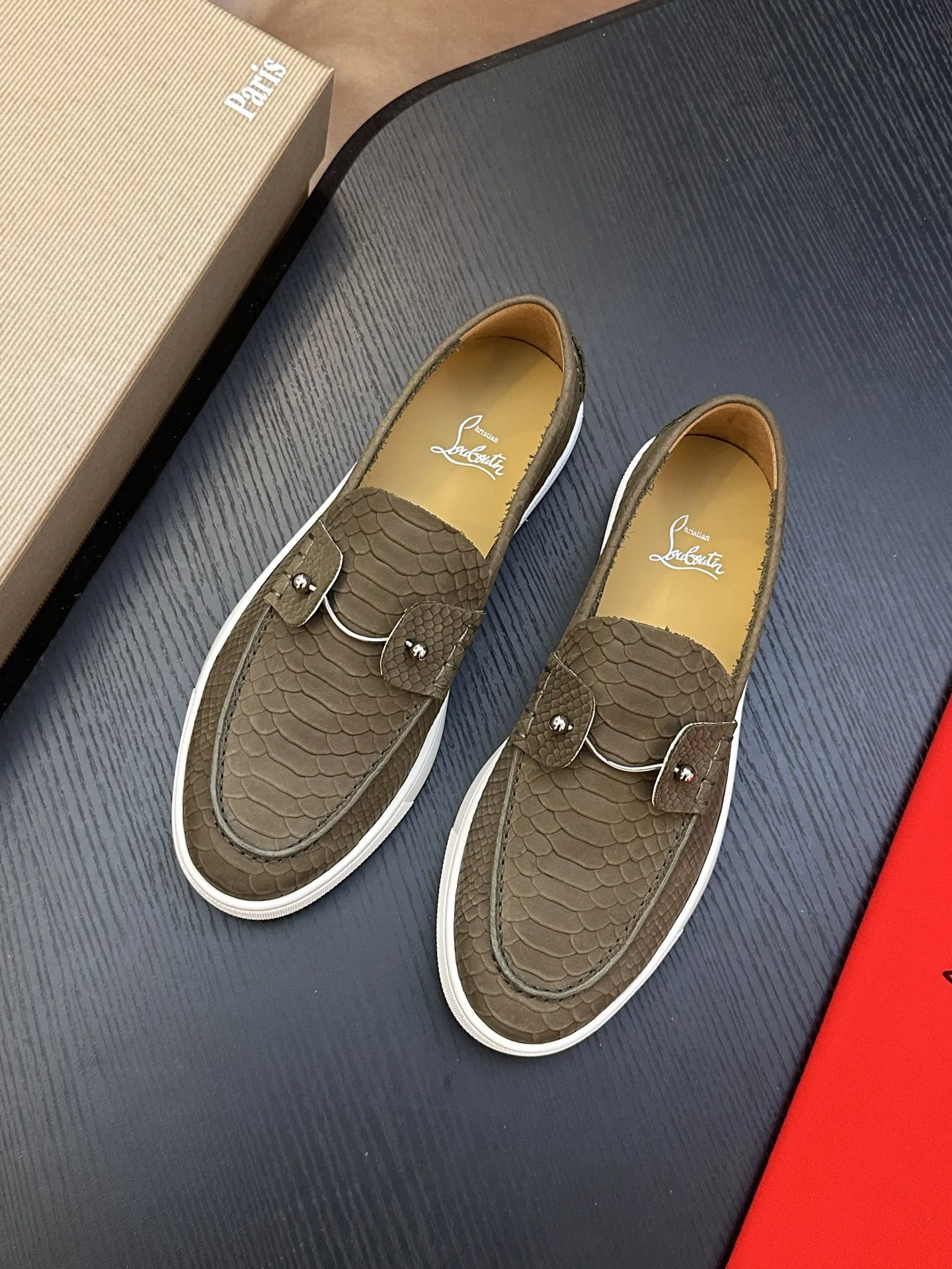 LOUBOUTIN 27FW EIYCUJO 002 로퍼 21