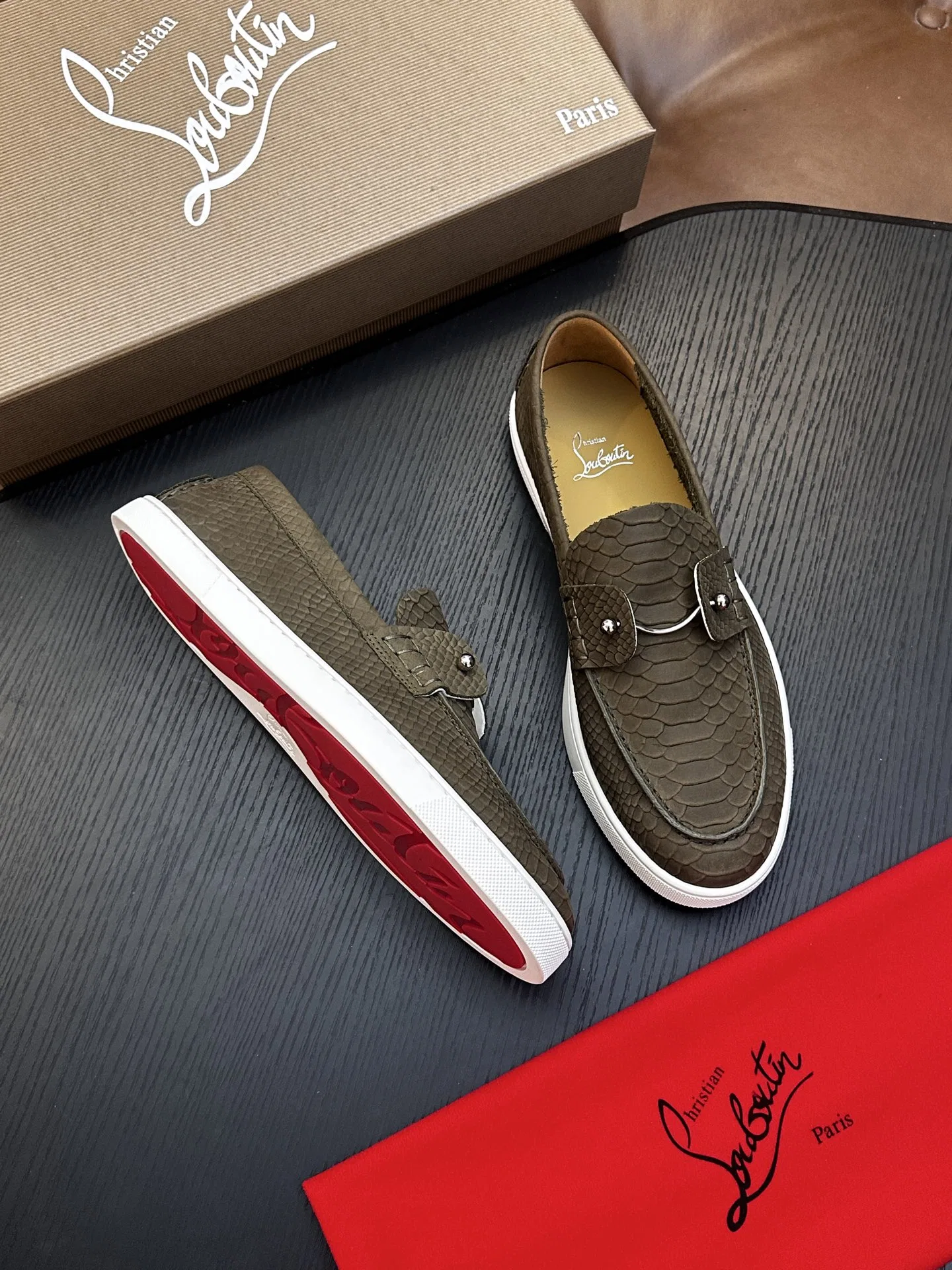 LOUBOUTIN 27FW EIYCUJO 002 로퍼 22