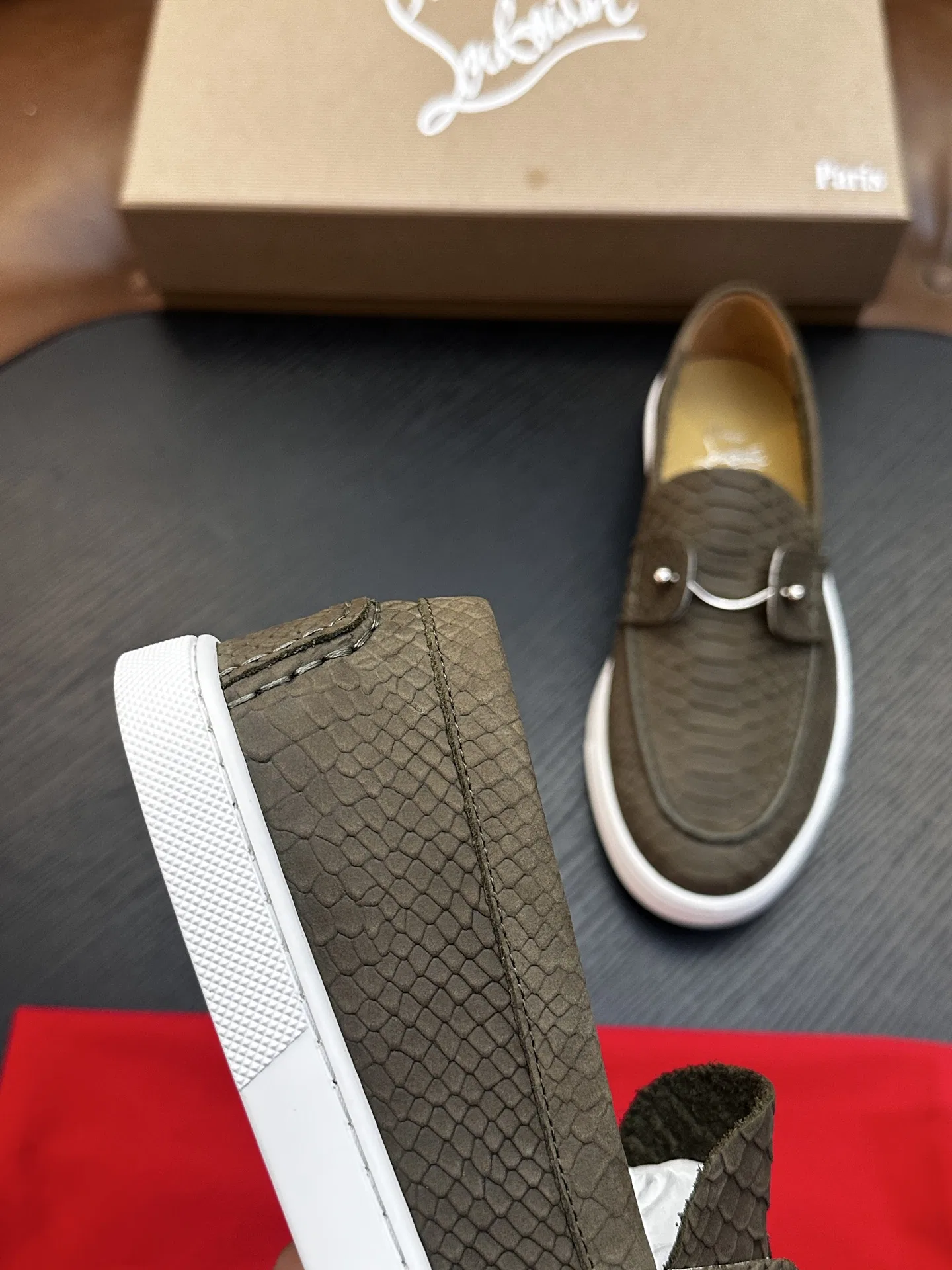 LOUBOUTIN 27FW EIYCUJO 002 로퍼 25