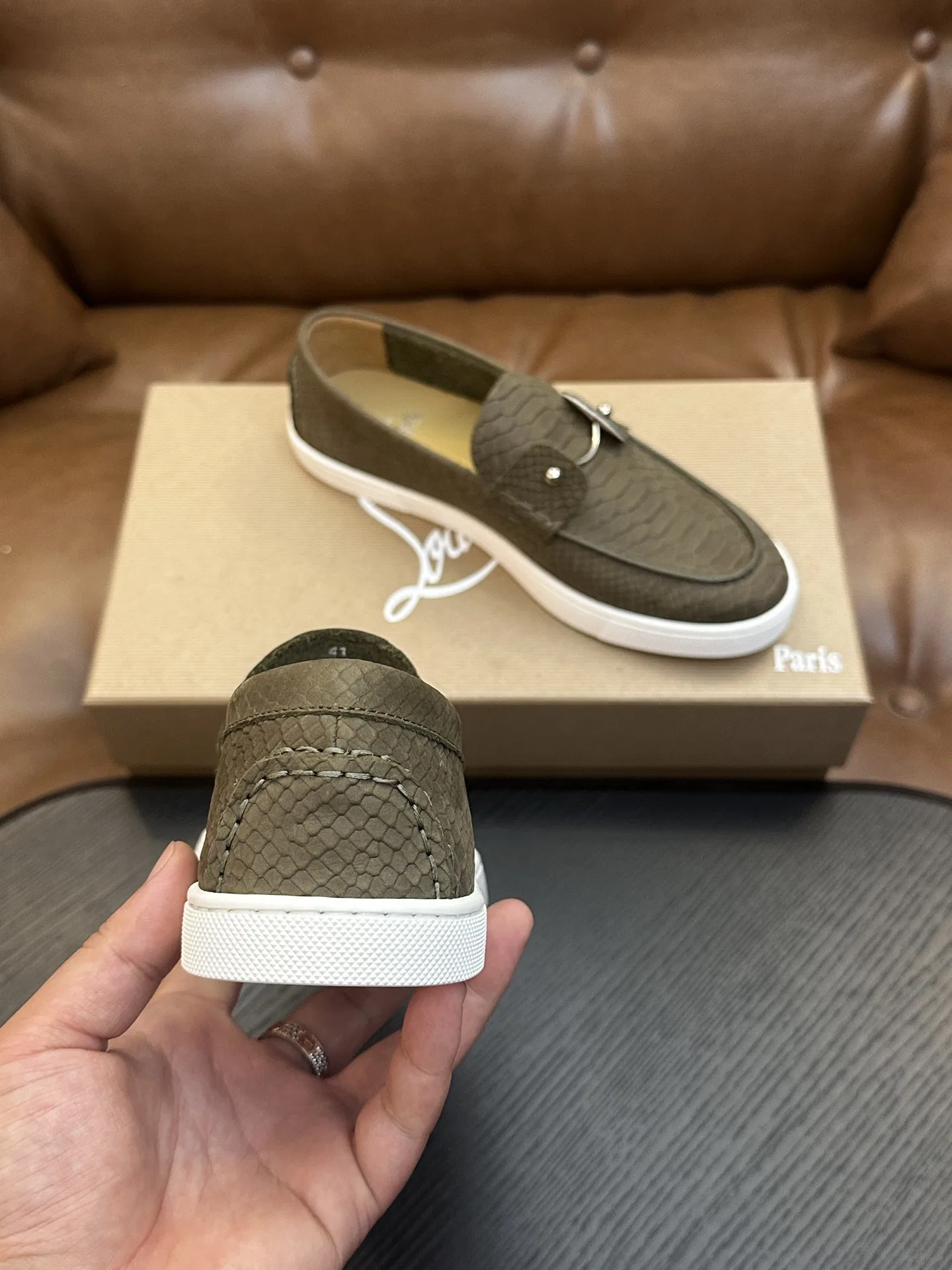 LOUBOUTIN 27FW EIYCUJO 002 로퍼 26