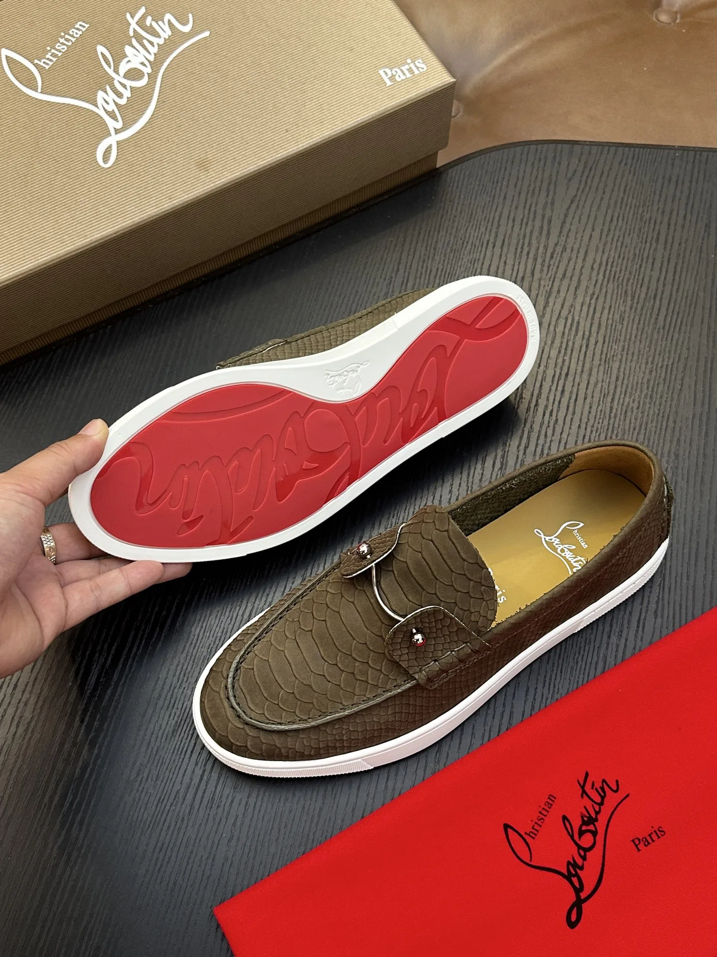 LOUBOUTIN 27FW EIYCUJO 002 로퍼 27