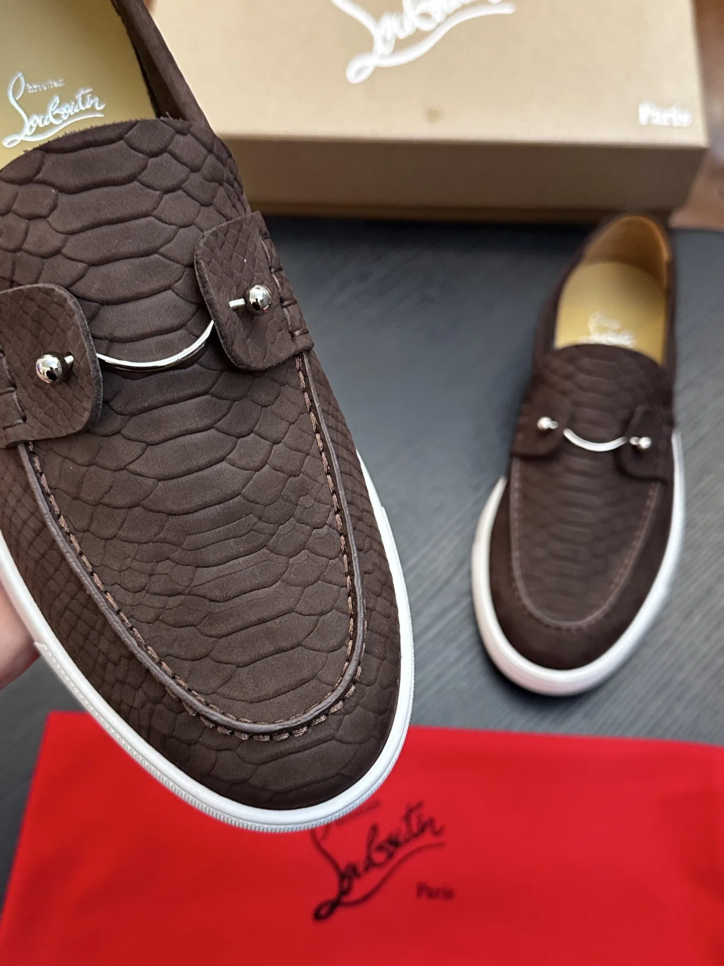 LOUBOUTIN 27FW EIYCUJO 002 로퍼 42