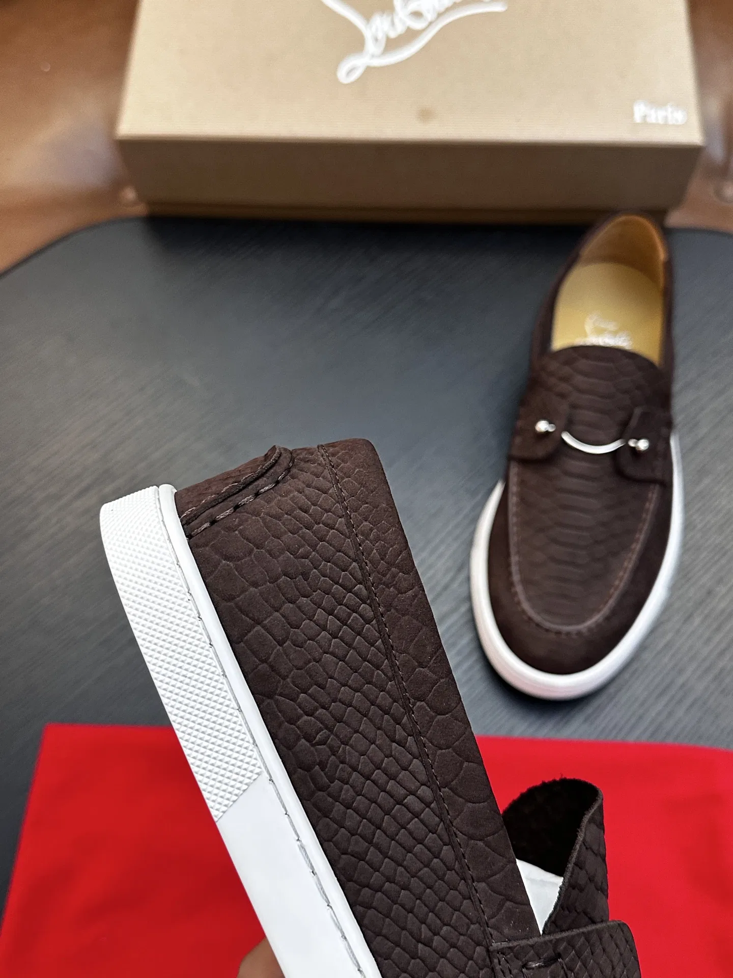 LOUBOUTIN 27FW EIYCUJO 002 로퍼 43