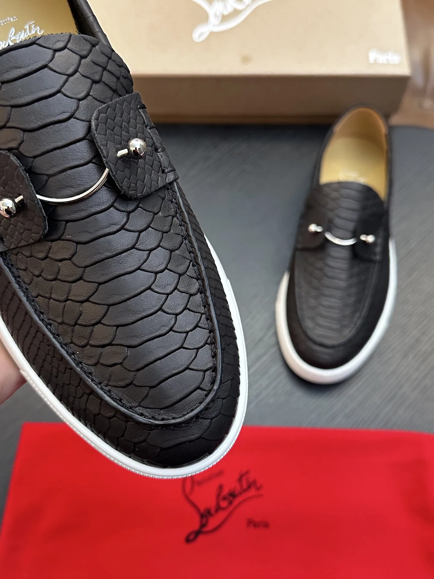 LOUBOUTIN 27FW EIYCUJO 002 로퍼 51