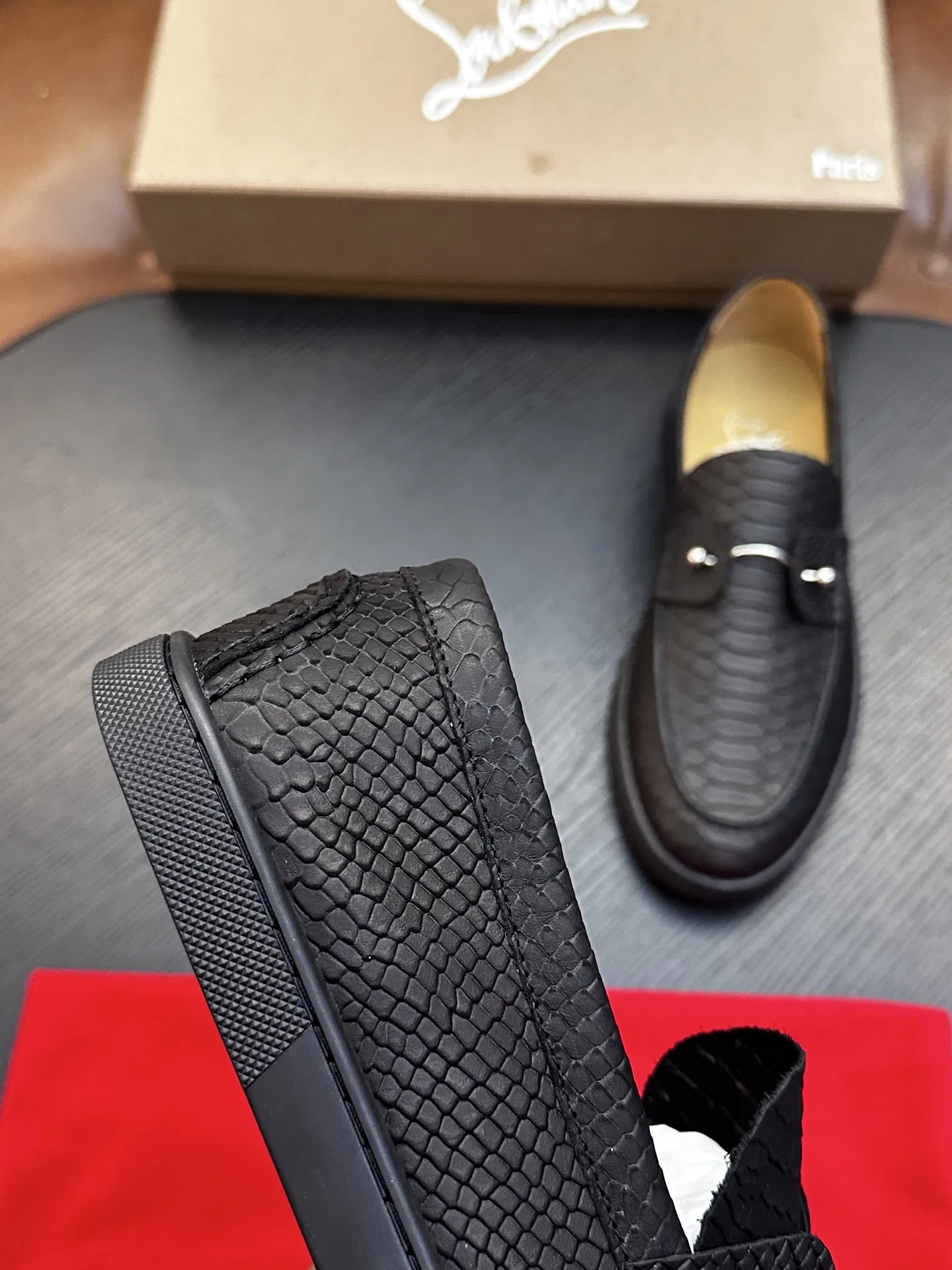 LOUBOUTIN 27FW EIYCUJO 002 로퍼 61