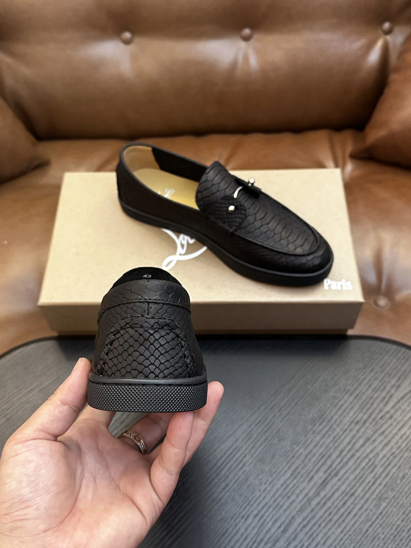 LOUBOUTIN 27FW EIYCUJO 002 로퍼 62