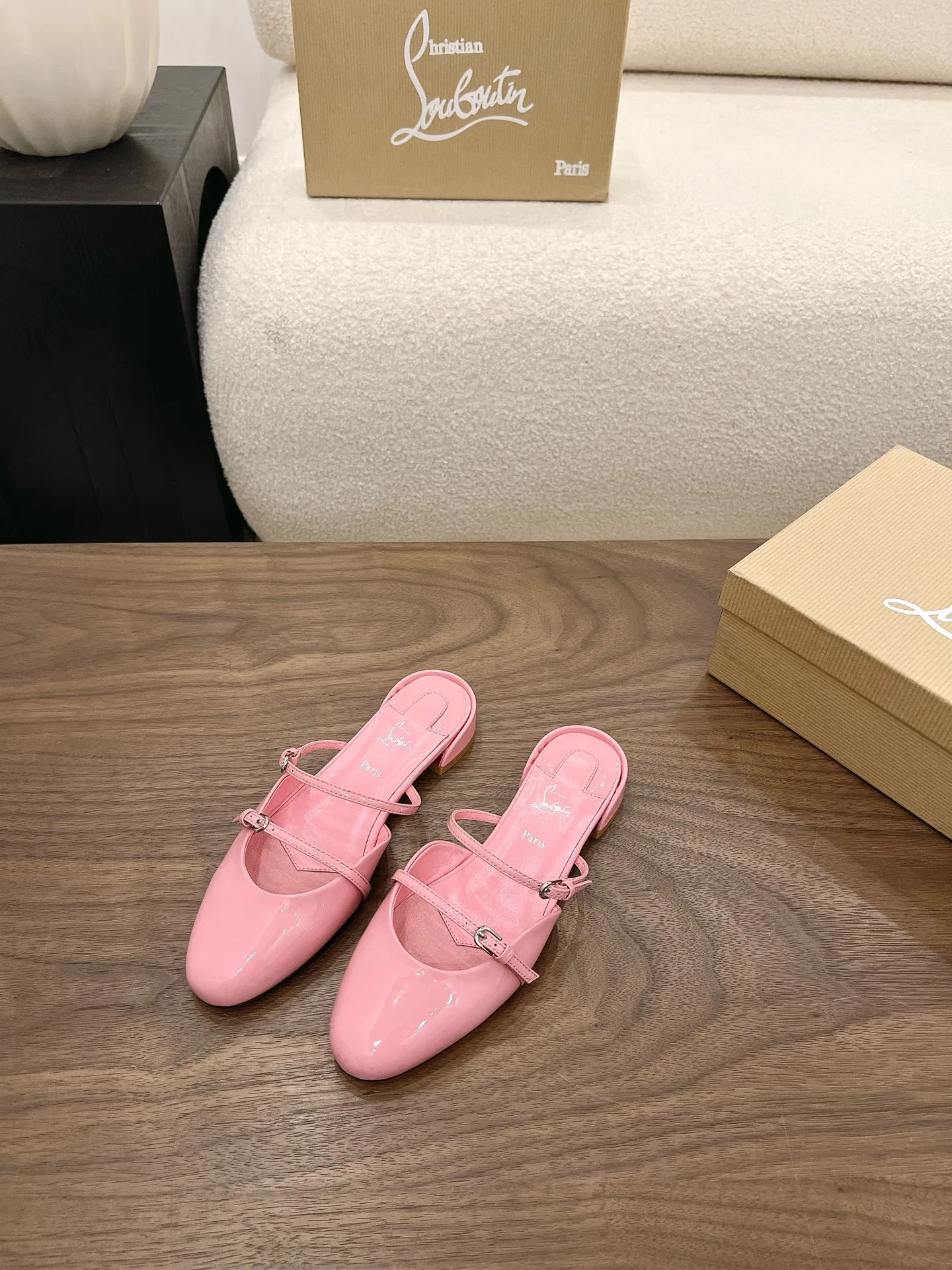 LOUBOUTIN 27FW MSFBUNF 003 플랫슈즈 10