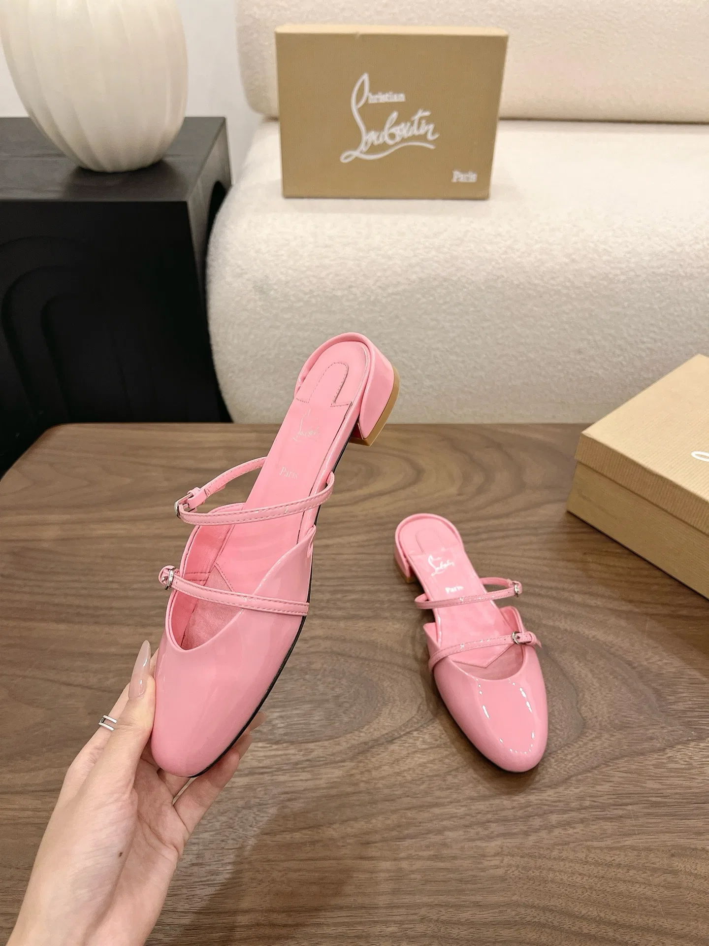 LOUBOUTIN 27FW MSFBUNF 003 플랫슈즈 13