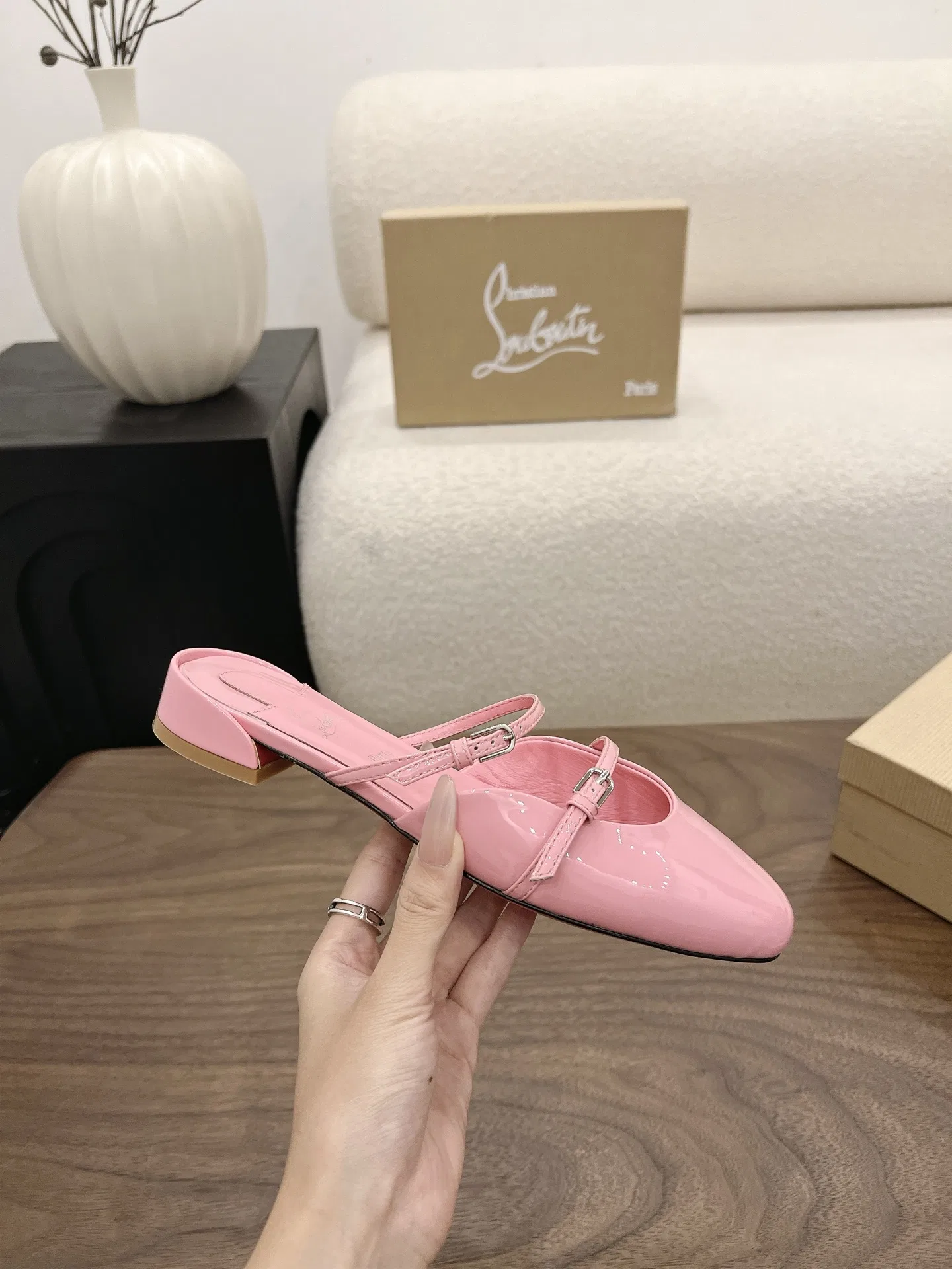 LOUBOUTIN 27FW MSFBUNF 003 플랫슈즈 14