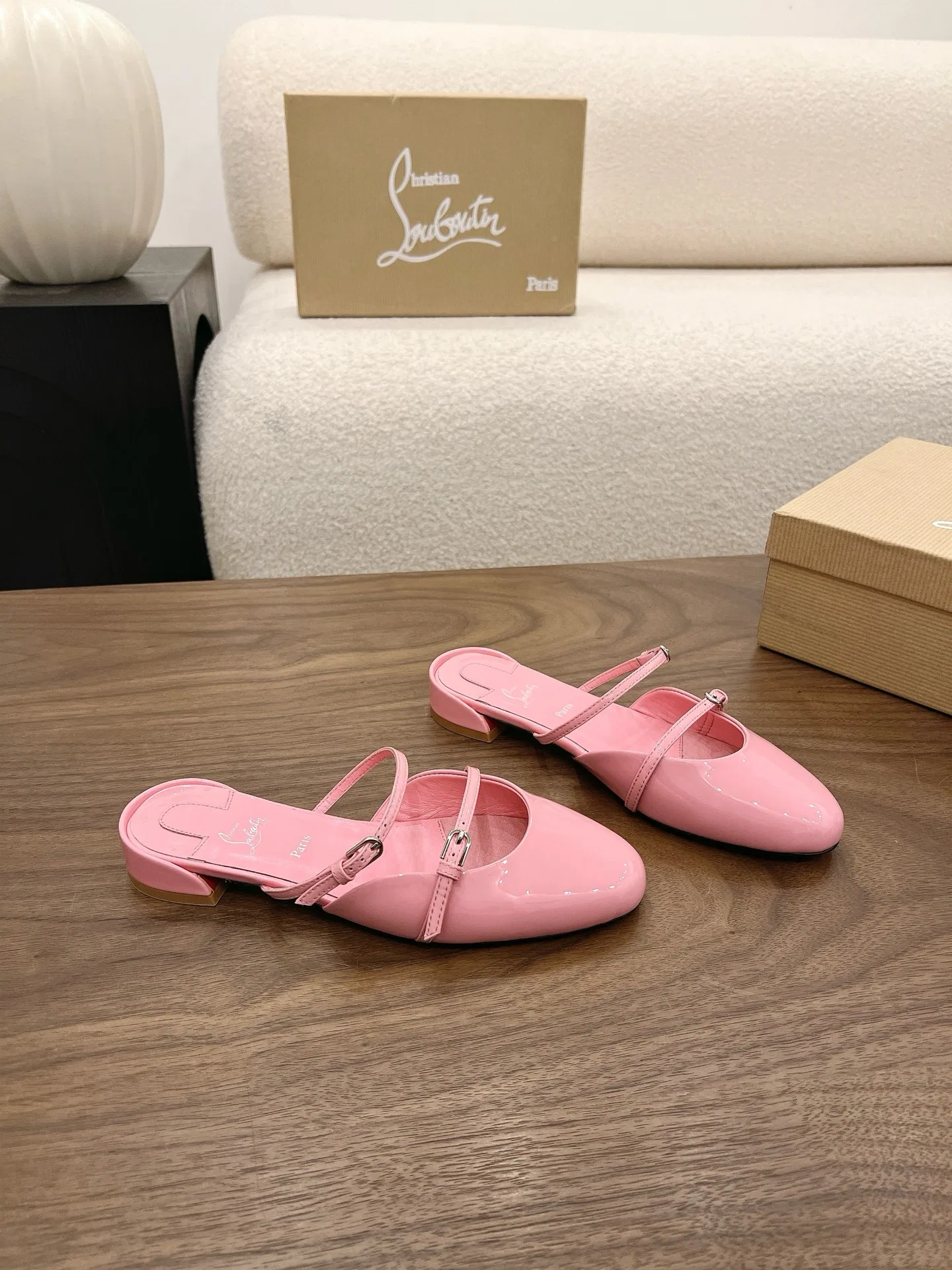 LOUBOUTIN 27FW MSFBUNF 003 플랫슈즈 15