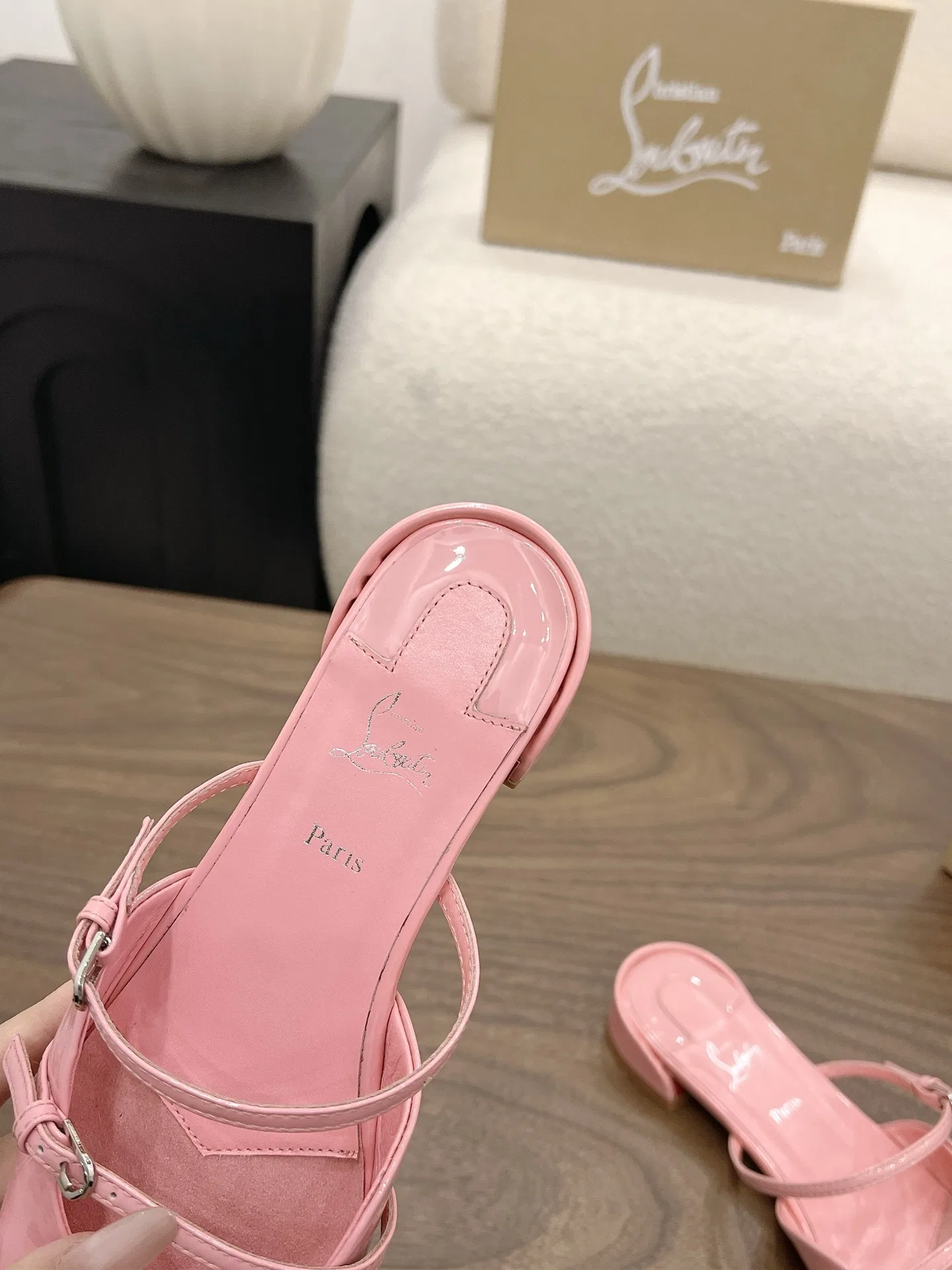LOUBOUTIN 27FW MSFBUNF 003 플랫슈즈 16