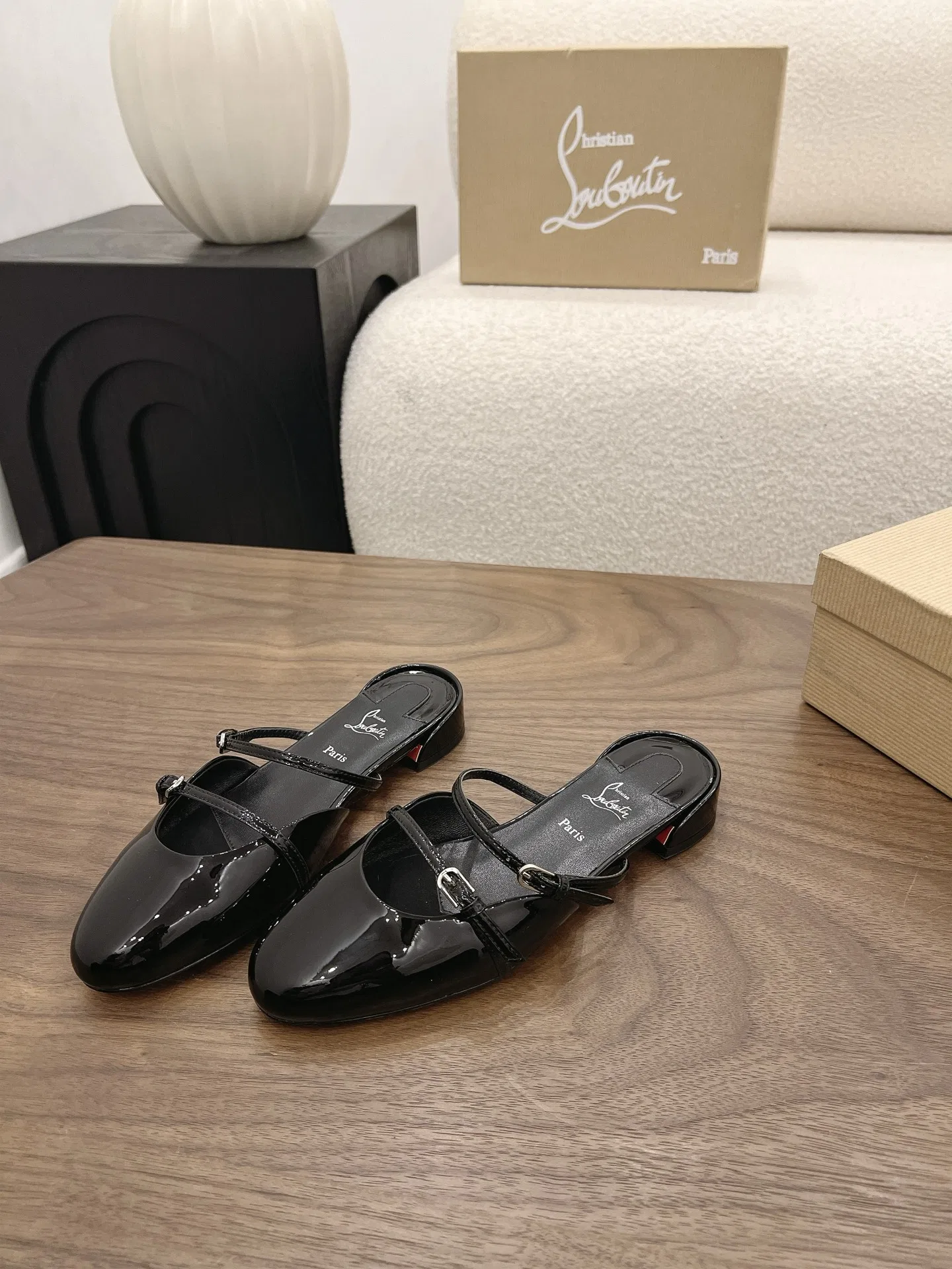LOUBOUTIN 27FW MSFBUNF 003 플랫슈즈 20