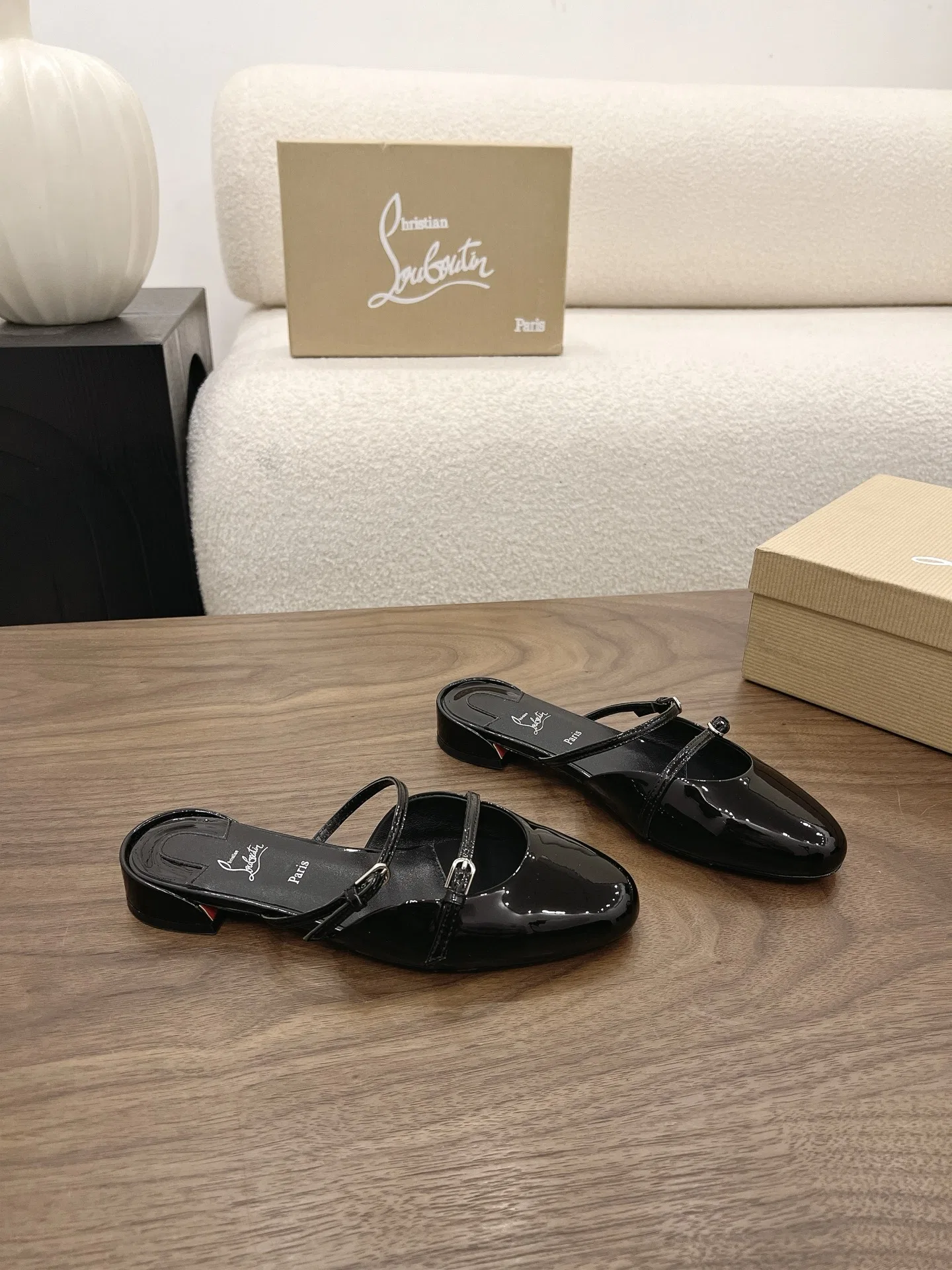LOUBOUTIN 27FW MSFBUNF 003 플랫슈즈 23