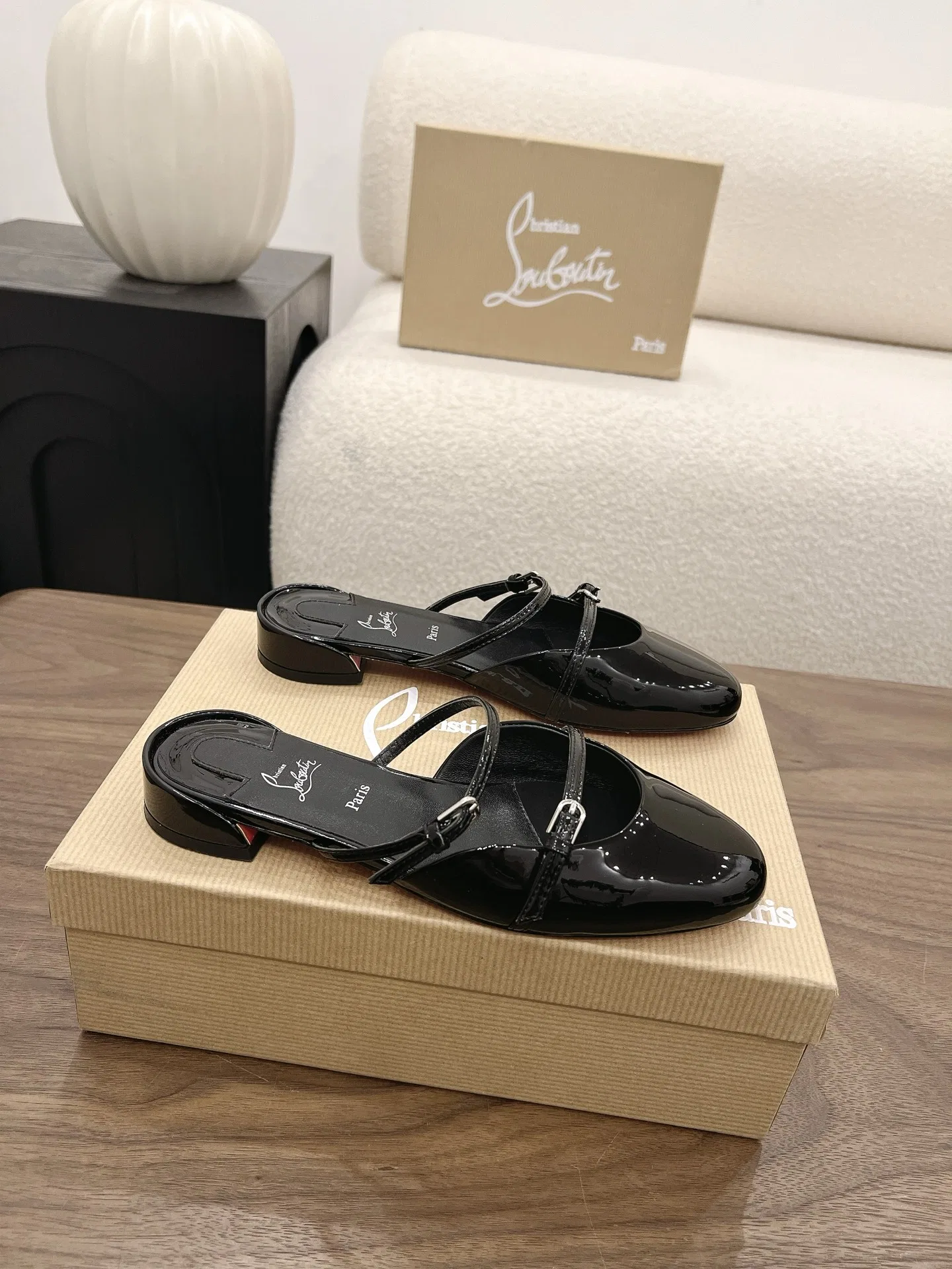 LOUBOUTIN 27FW MSFBUNF 003 플랫슈즈 27