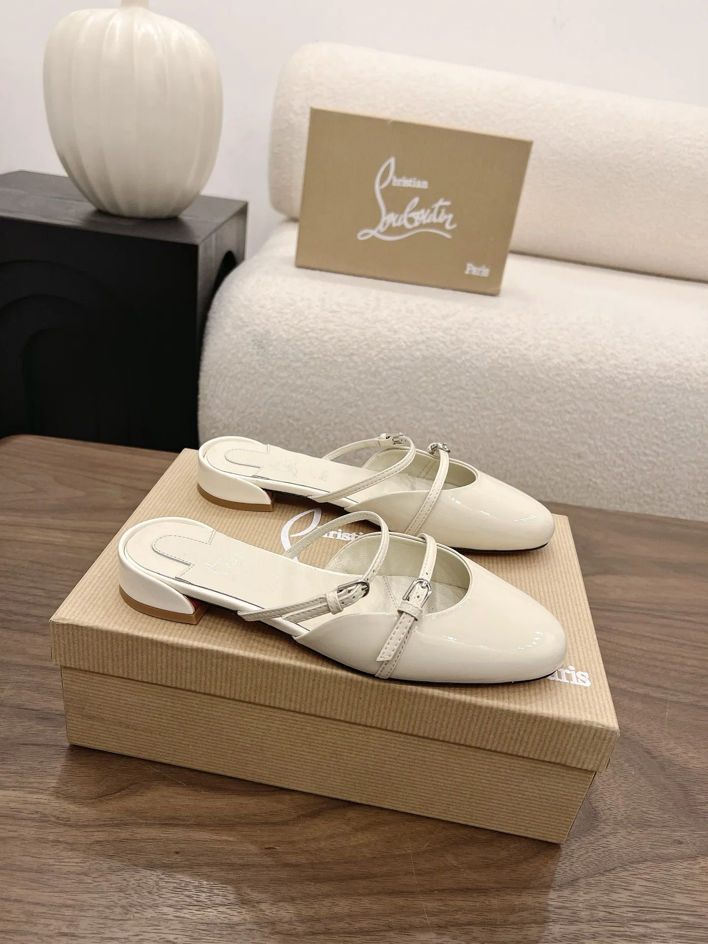 LOUBOUTIN 27FW MSFBUNF 003 플랫슈즈 29