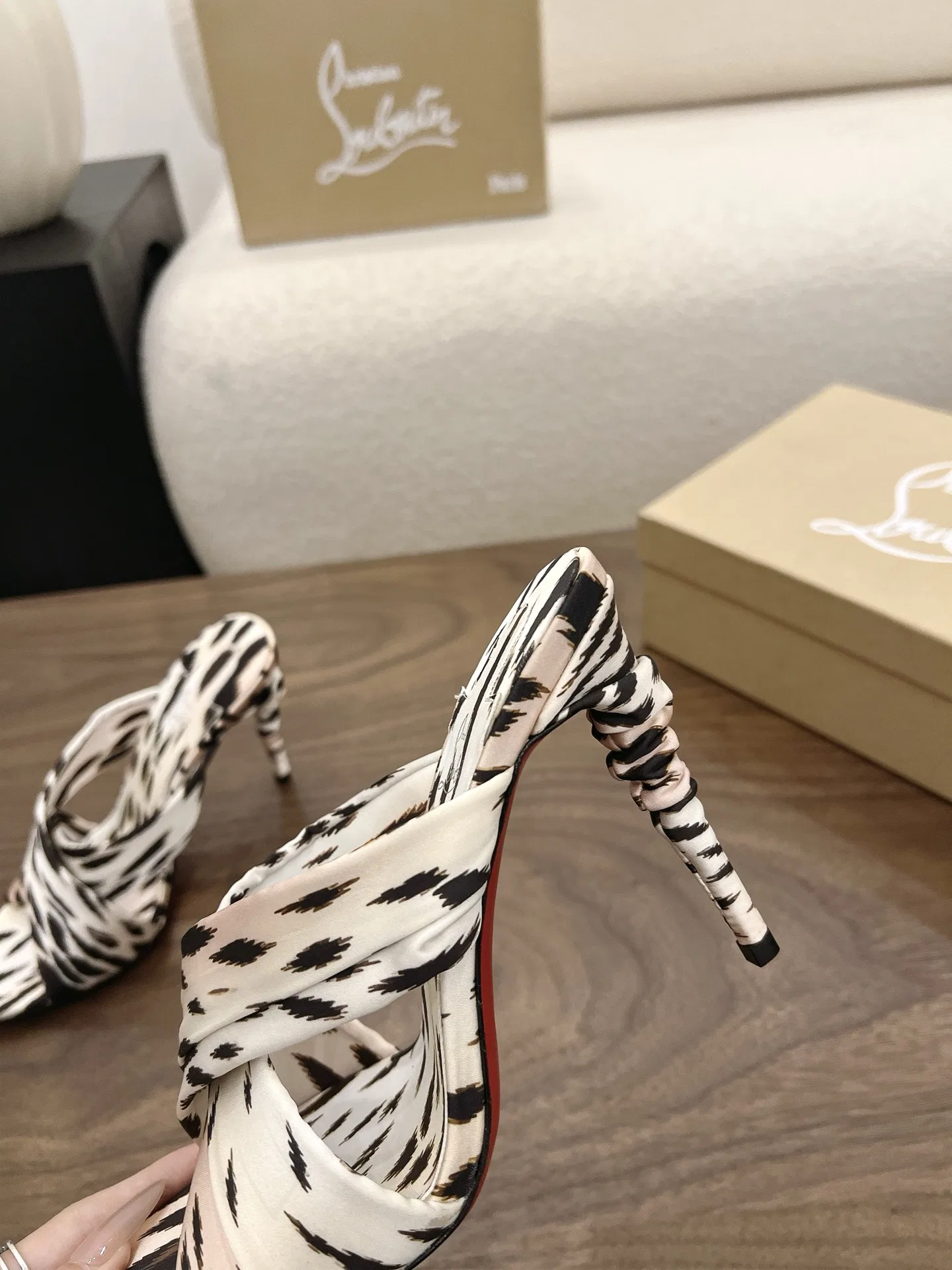 LOUBOUTIN 27FW MSFBUNF 005 구두 9