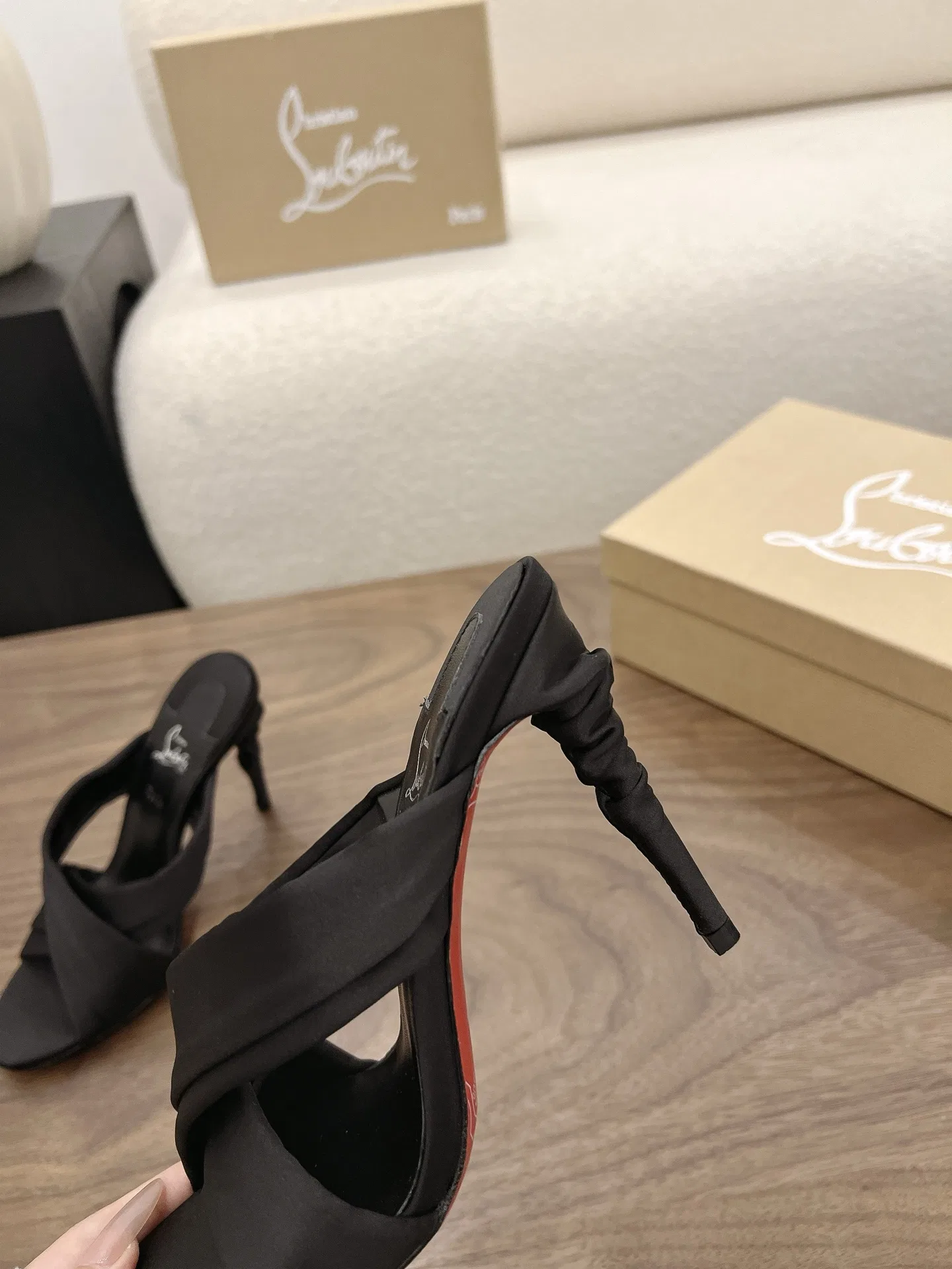 LOUBOUTIN 27FW MSFBUNF 006 구두 8