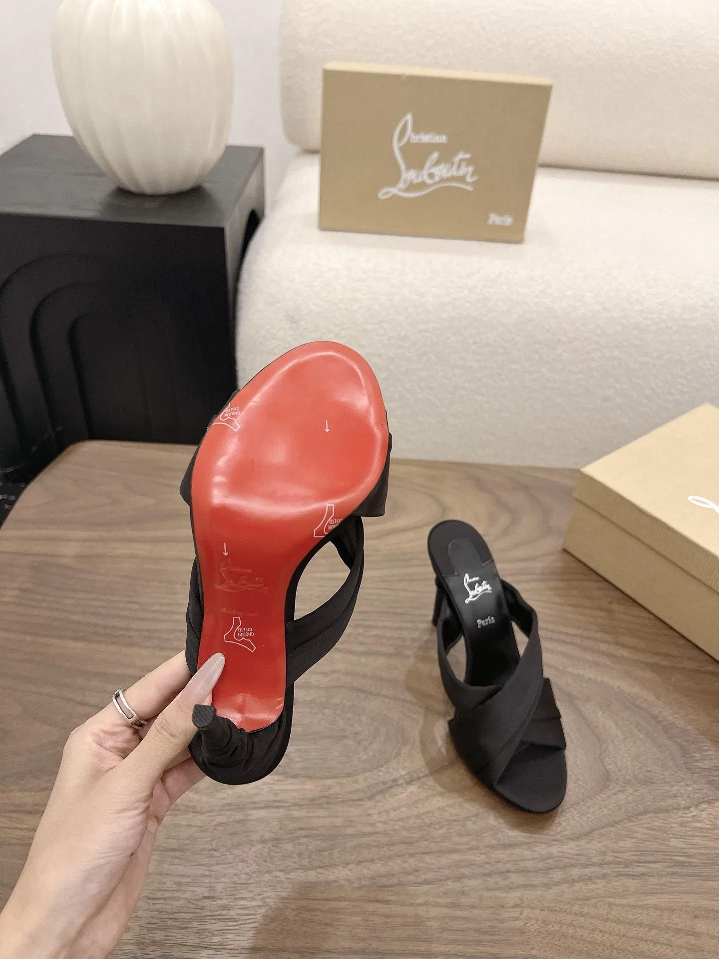 LOUBOUTIN 27FW MSFBUNF 006 구두 9
