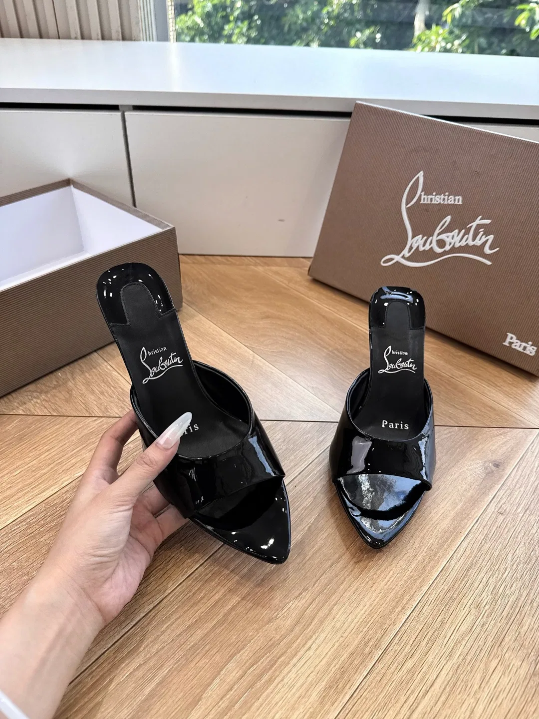 LOUBOUTIN 27FW MSFBUNF 012 구두 40