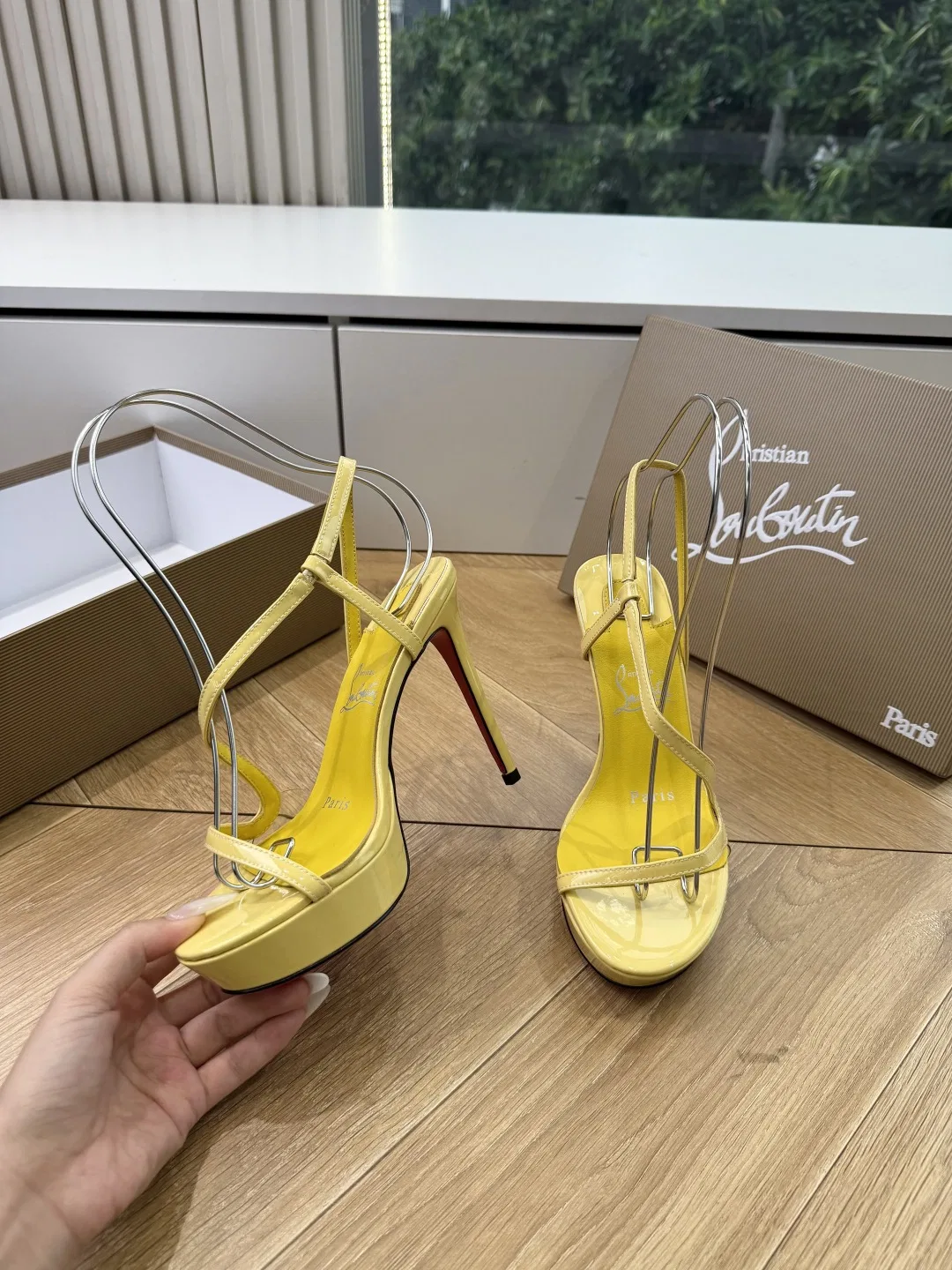 LOUBOUTIN 27FW MSFBUNF 015 구두 12