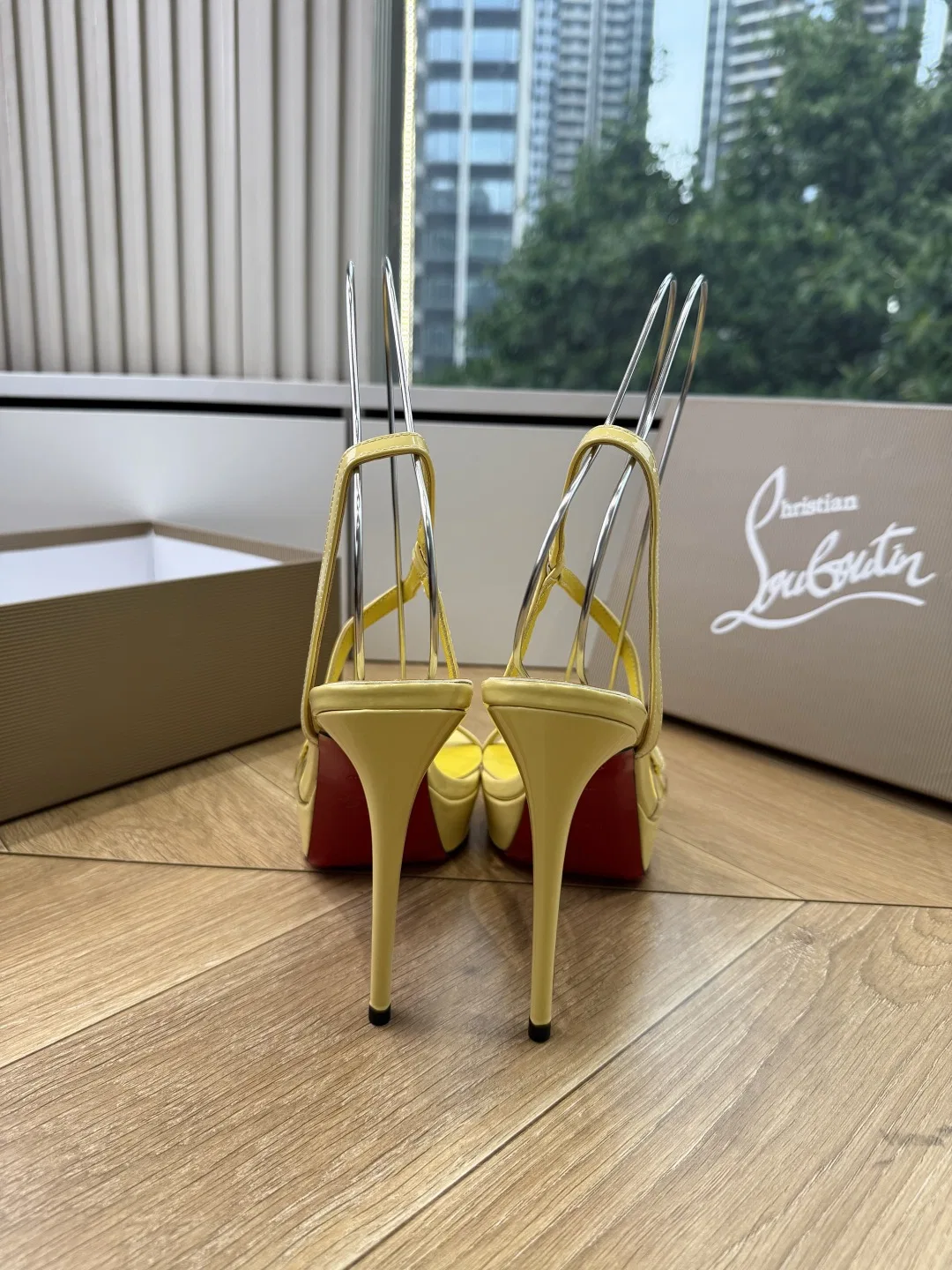 LOUBOUTIN 27FW MSFBUNF 015 구두 17