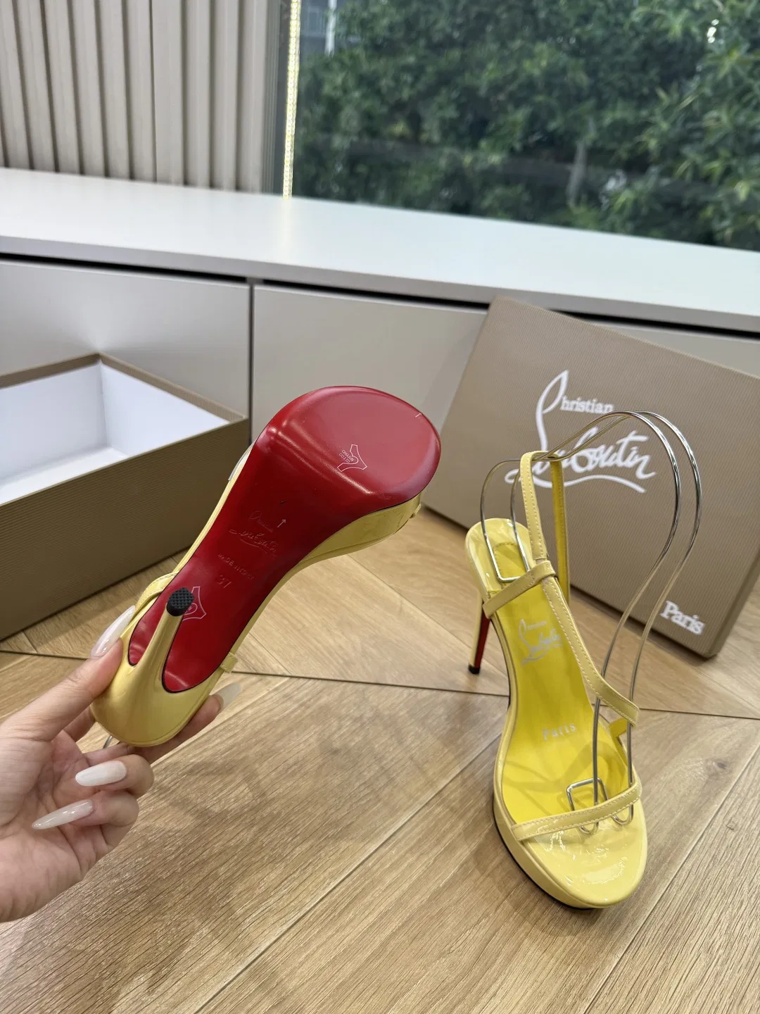 LOUBOUTIN 27FW MSFBUNF 015 구두 18