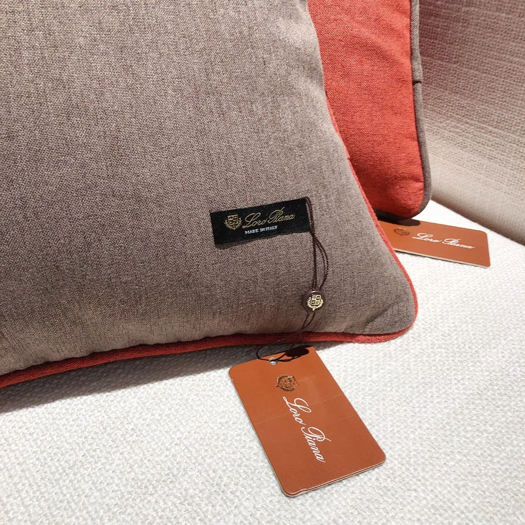 LP 27FW IRTIRQO 004 쇼파베게 14