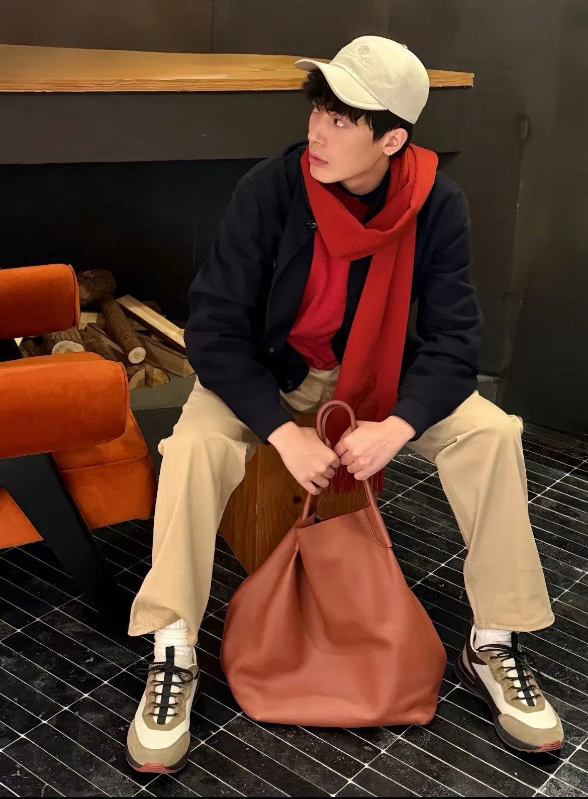 LP 27FW UOUXSPU 024 스니커즈 12