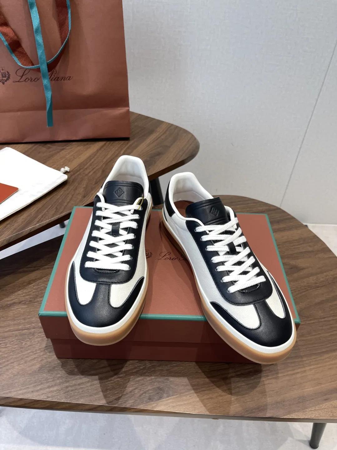 LP 27FW XJBVJYL 006 스니커즈 20