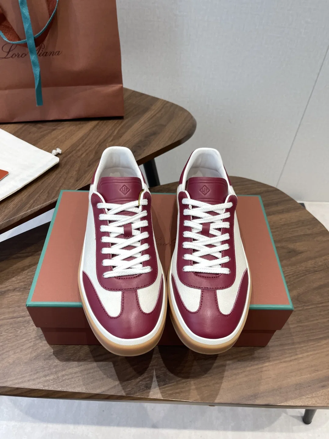 LP 27FW XJBVJYL 006 스니커즈 28