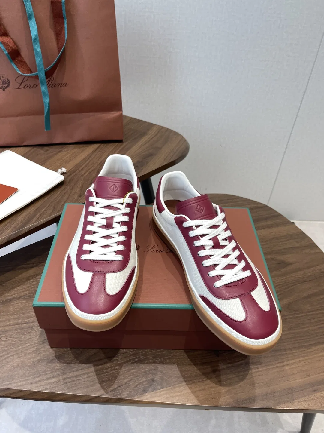 LP 27FW XJBVJYL 006 스니커즈 29