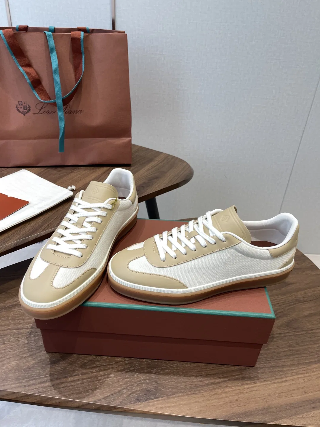 LP 27FW XJBVJYL 006 스니커즈 39