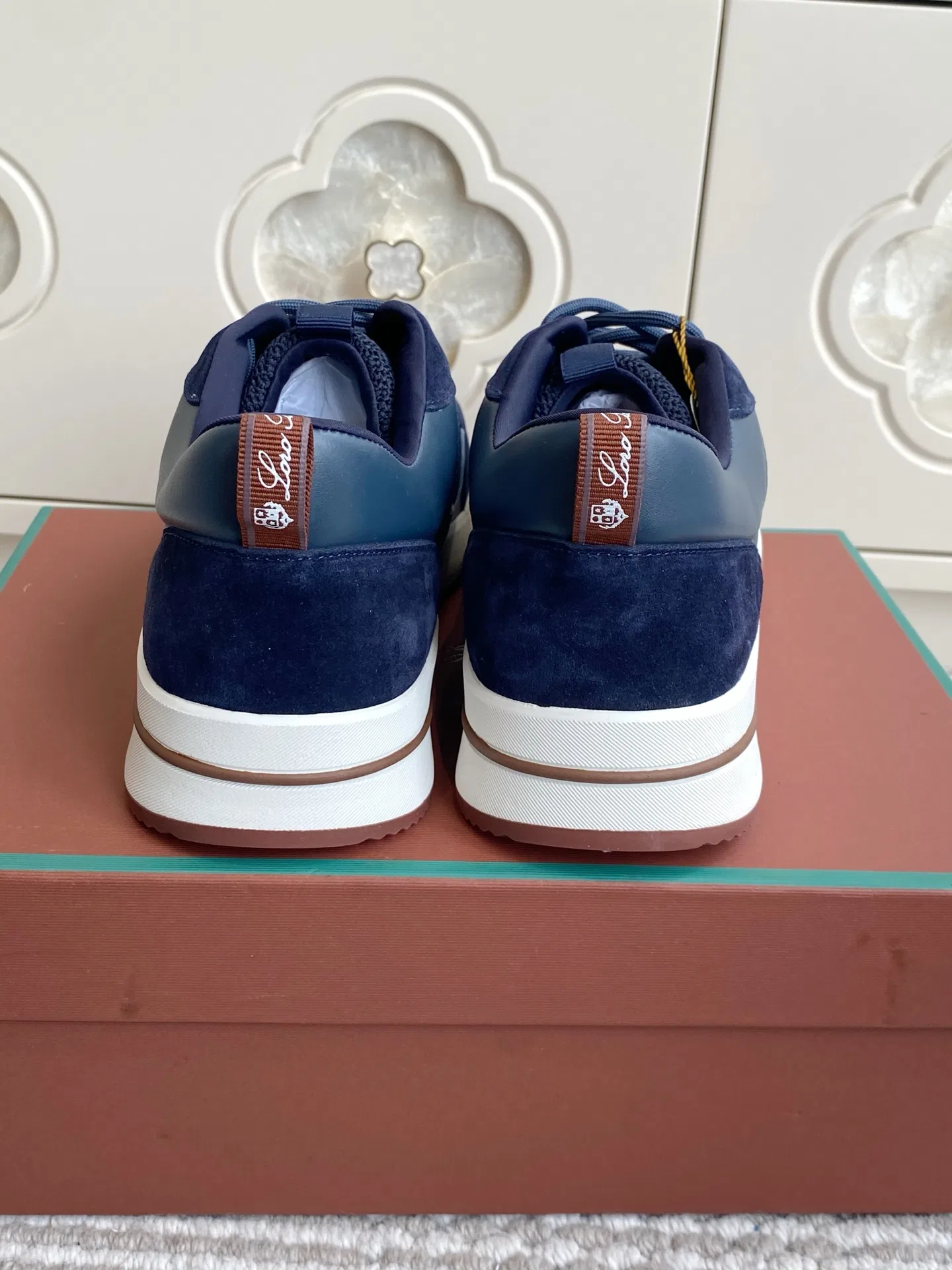 LP 27FW XJBVJYL 011 스니커즈 40