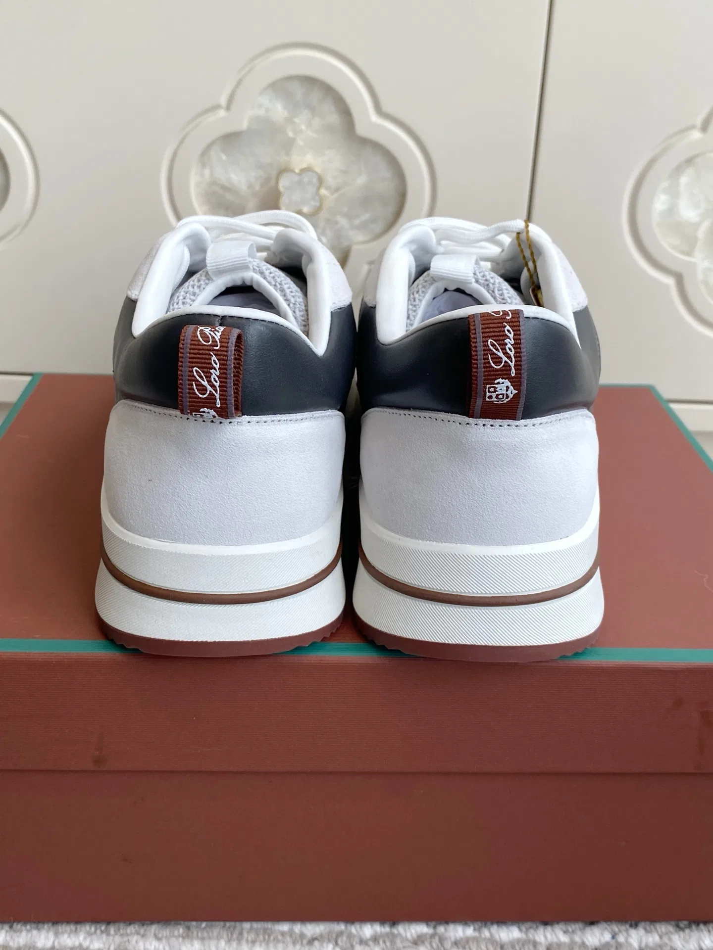 LP 27FW XJBVJYL 011 스니커즈 47