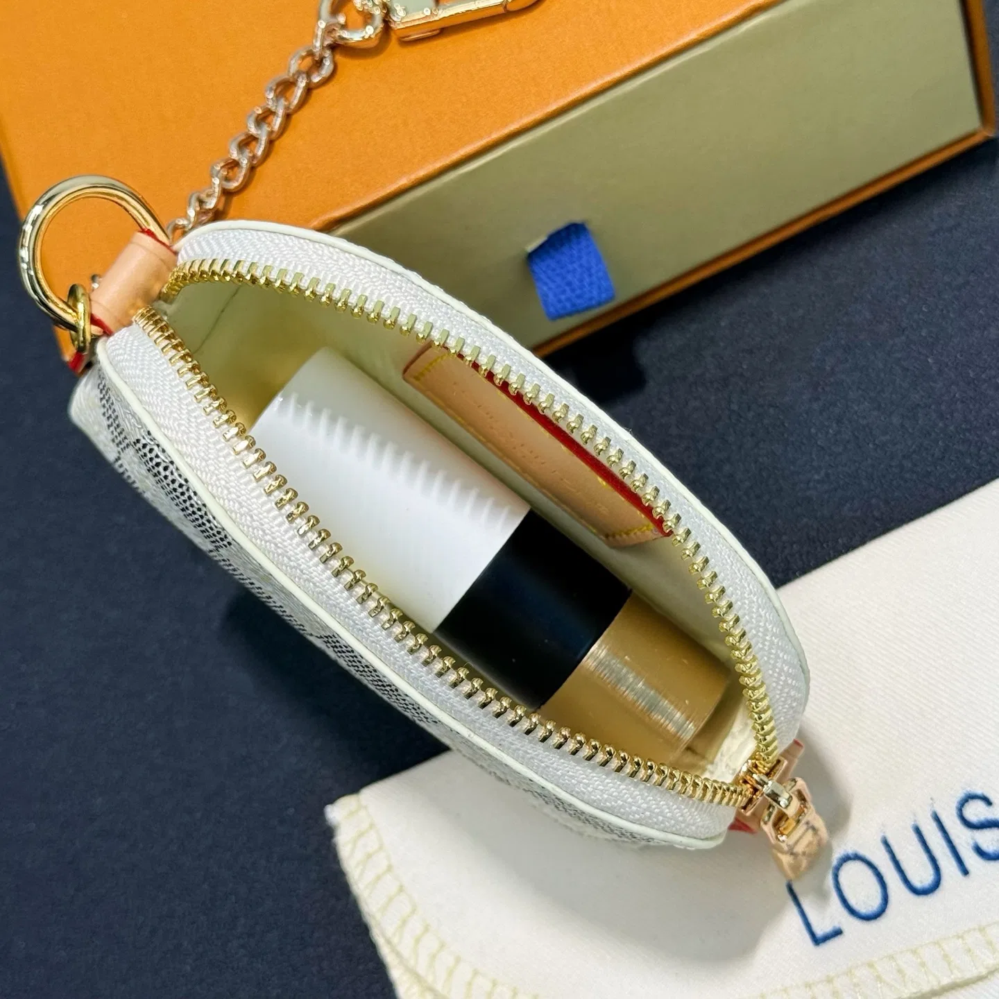 LV 27FW AKUCGHD 008 참 9